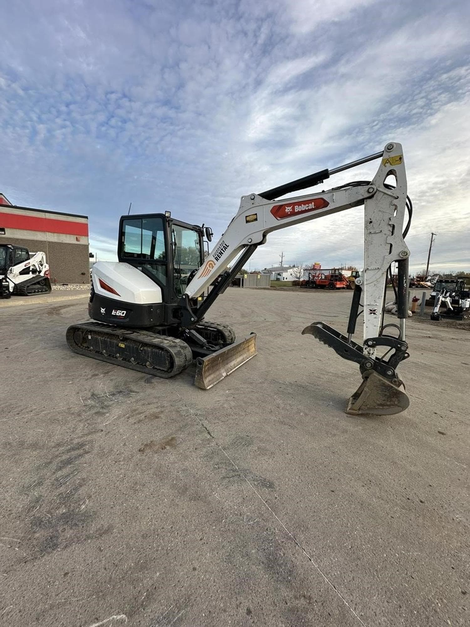 BOBCAT E60R2 7AJb1KW.jpeg