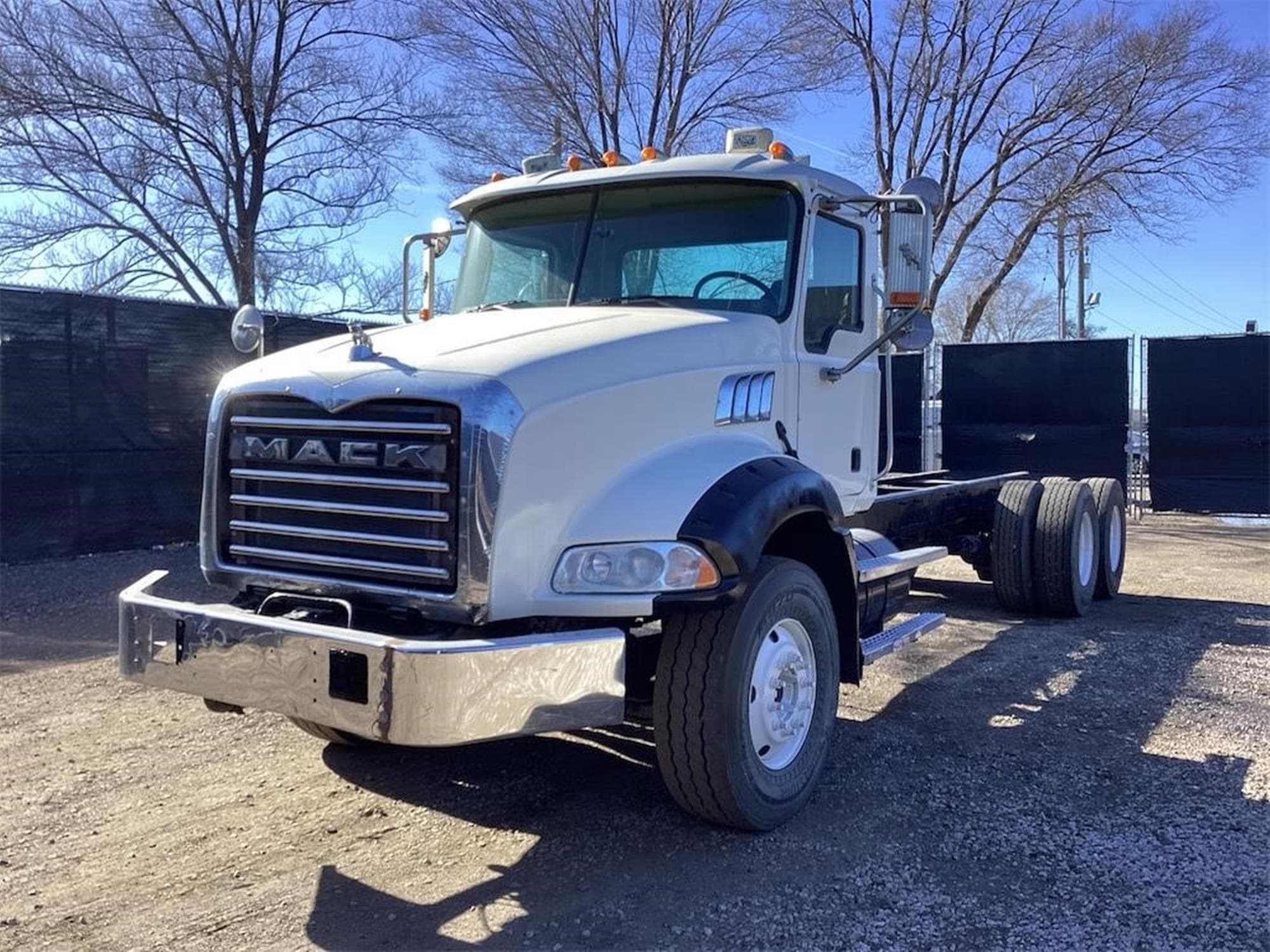 MACK GRANITE CT713 XcCILO4.jpeg