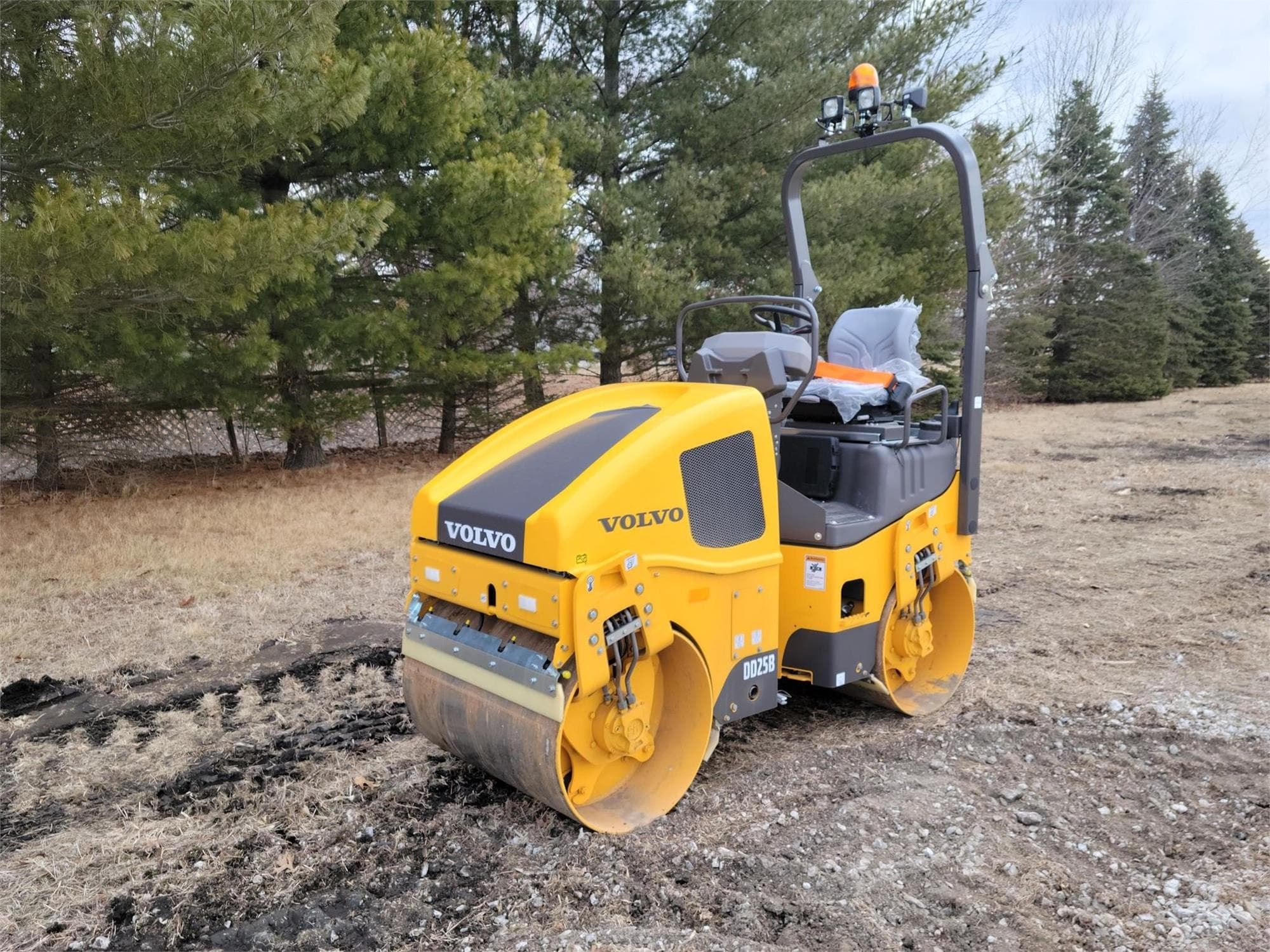 VOLVO DD25B b%2f1Yy.jpeg
