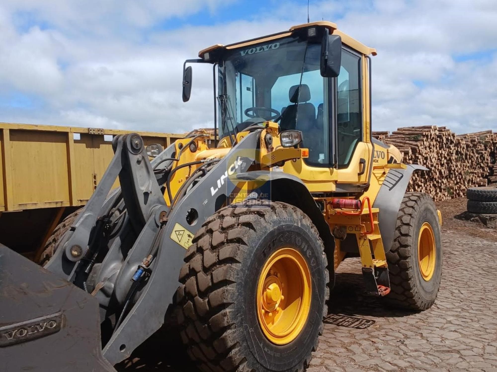 VOLVO L60F KZoyMwW.jpeg