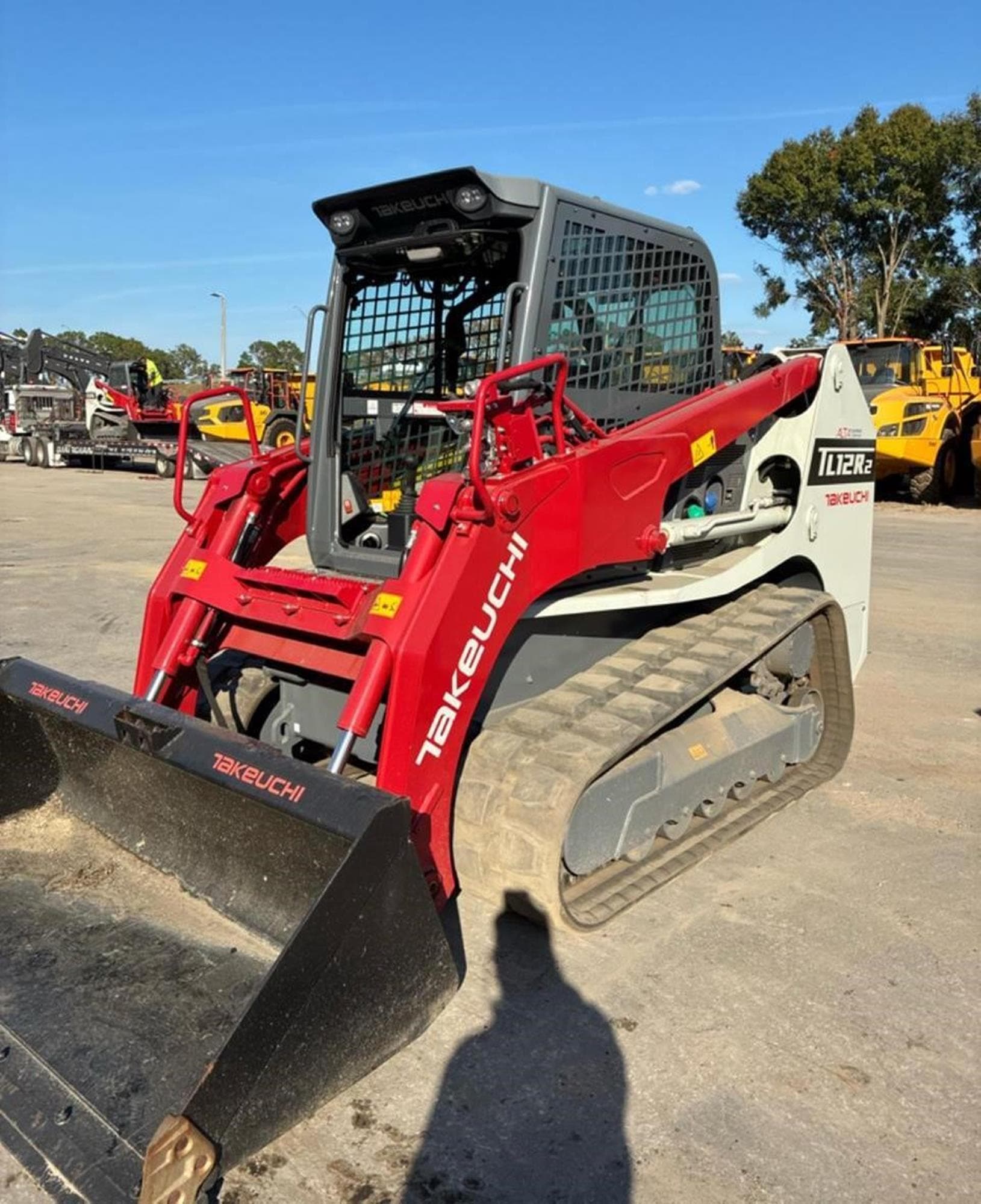 TAKEUCHI TL12R2 XiS4jgv.jpeg