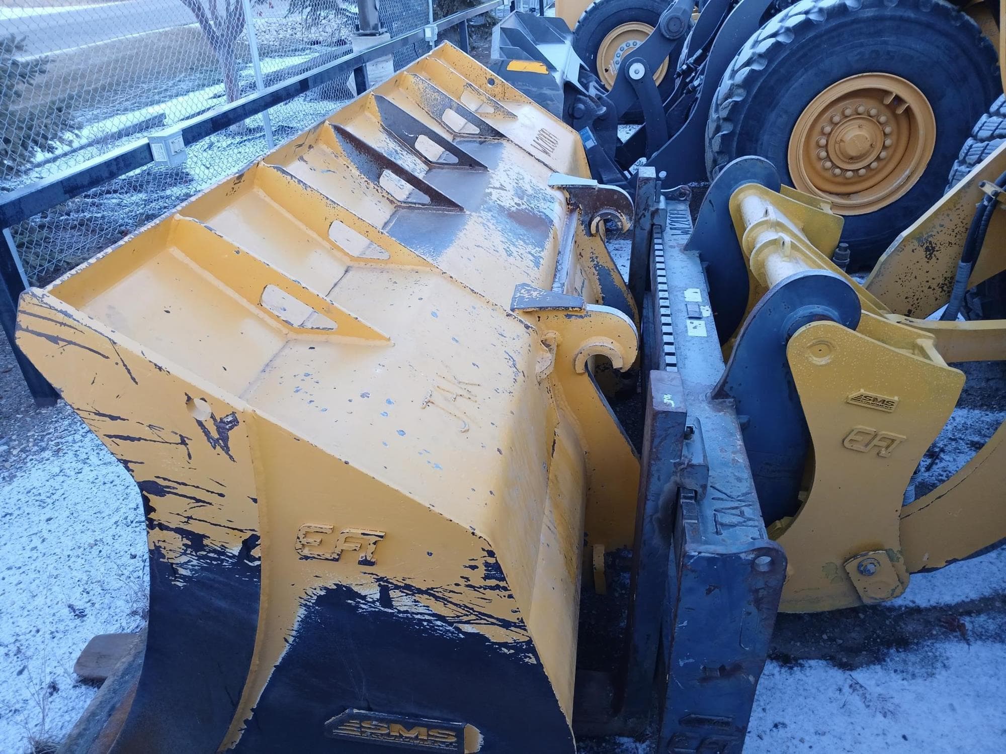 KOMATSU WA270-7 pmlrrLj.jpeg