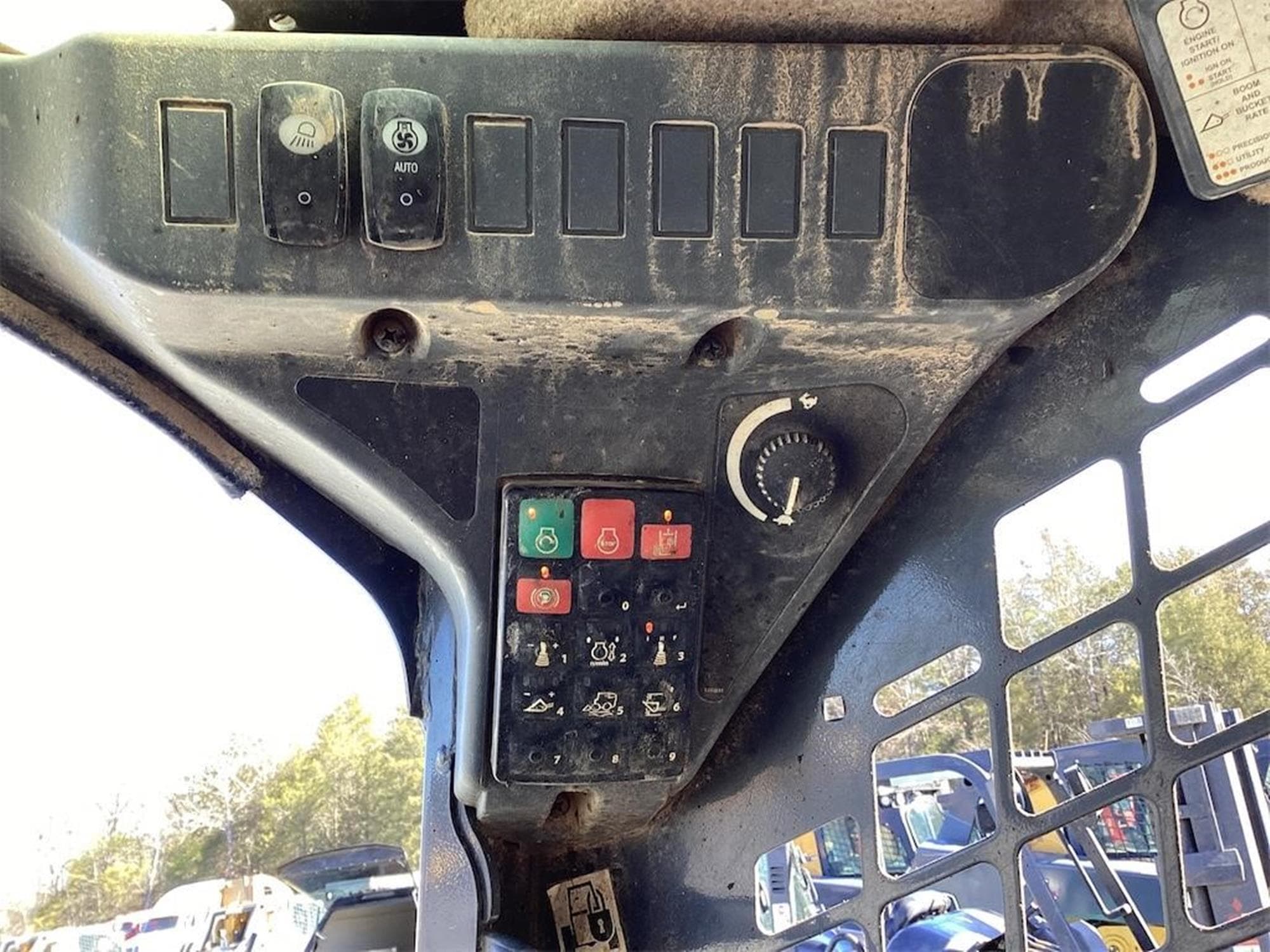 DEERE 331G asl4IYd.jpeg