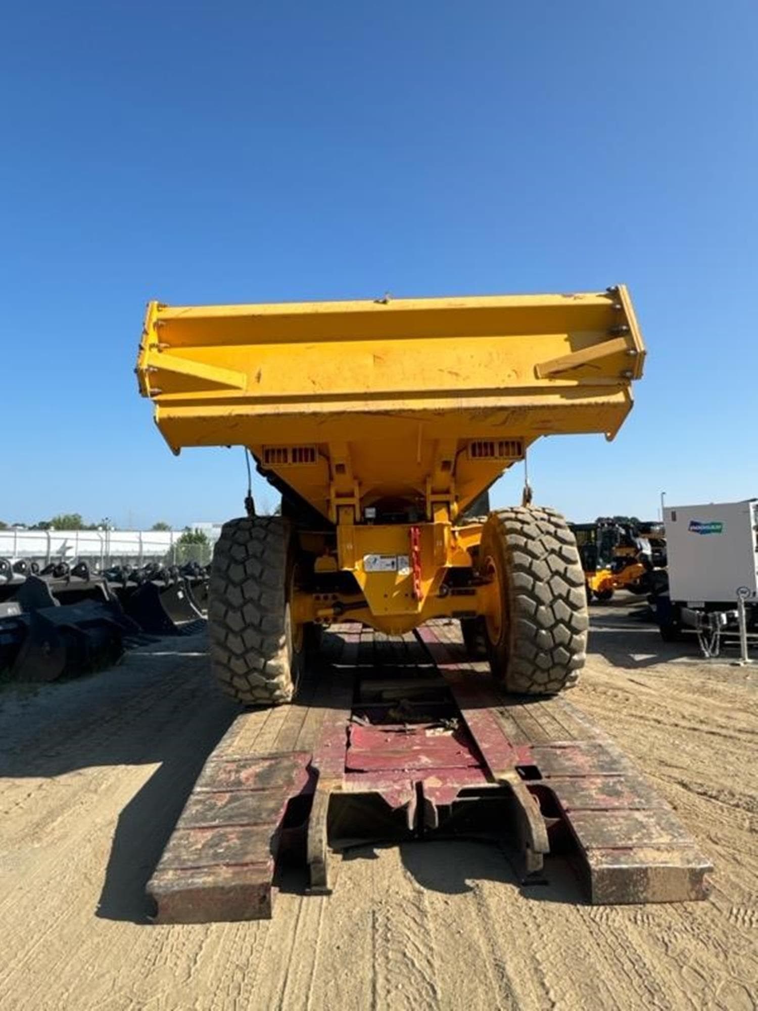 VOLVO A30G i6XvRCS.jpeg