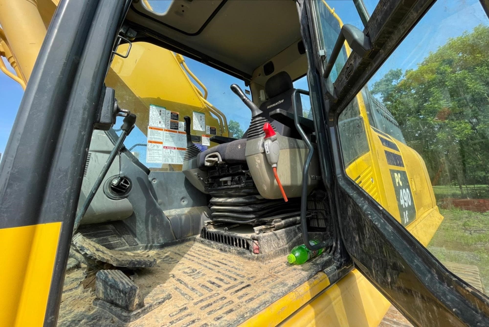 KOMATSU PC490 LC-11 2bgthit.jpeg