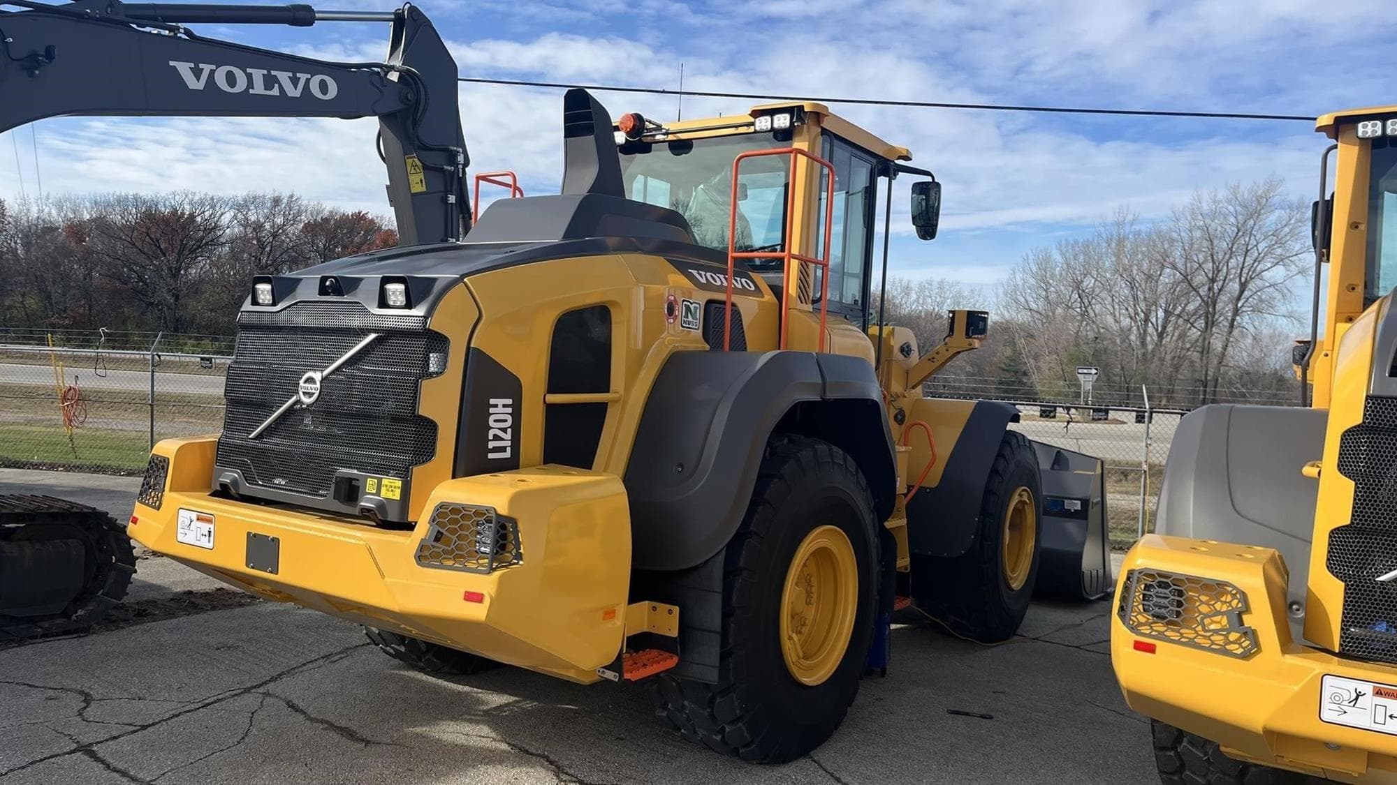 VOLVO L120H F5CKbQZ.jpeg