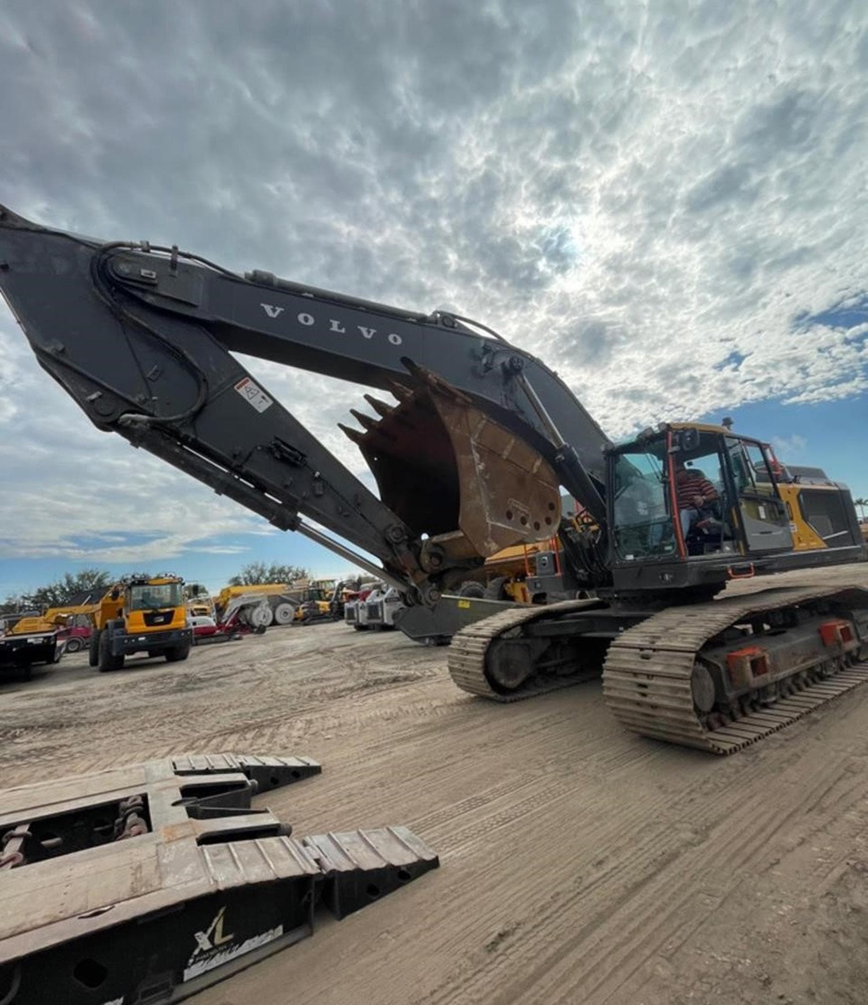 VOLVO EC500 GB1O5vu.jpeg