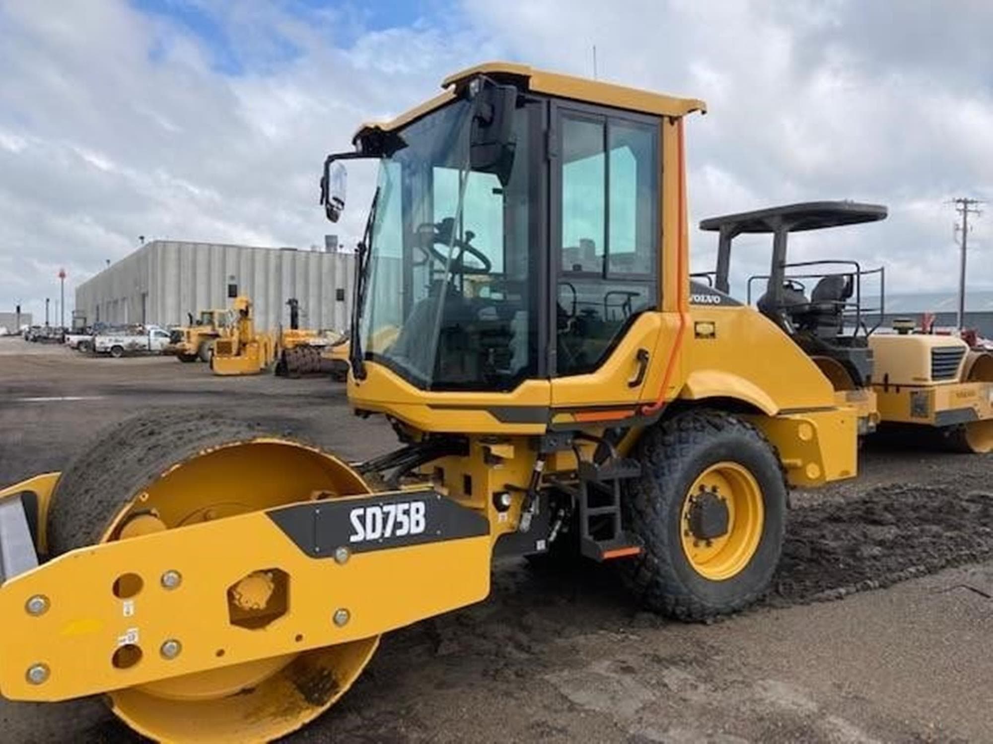 VOLVO SD75B vML8cru.jpeg