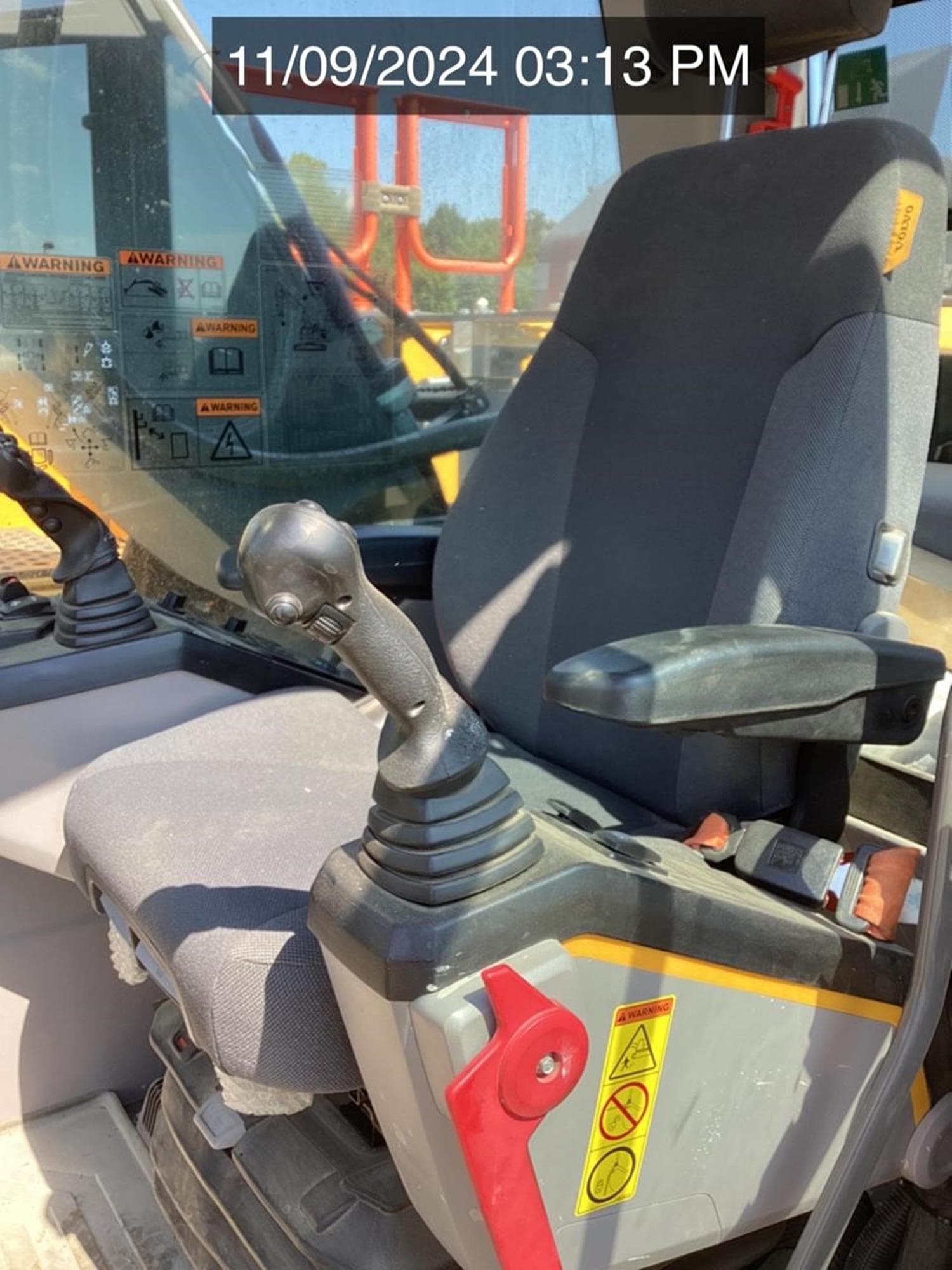 VOLVO EC350EL ULYGT9N.jpeg