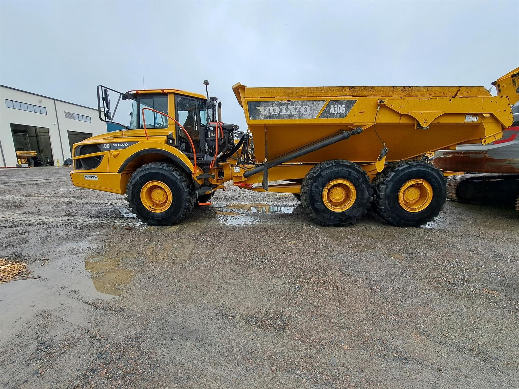 VOLVO A30G UDXMDUe.jpeg