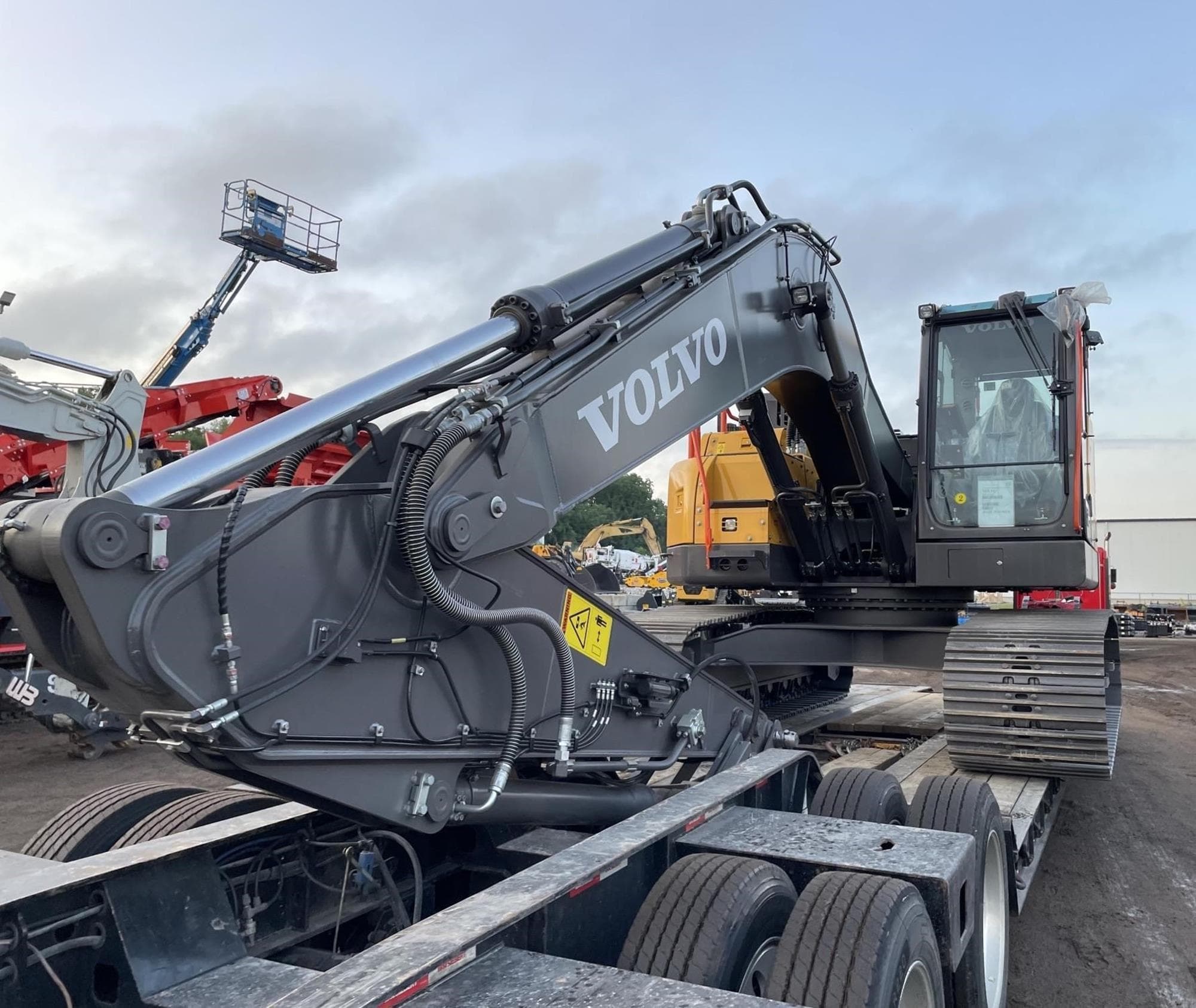 VOLVO ECR235EL kAFnvW1.jpeg