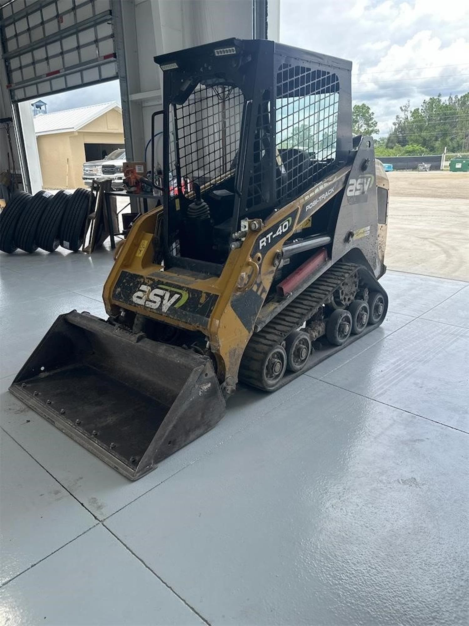 ASV POSI-TRACK RT40 T2gnDSC.jpeg
