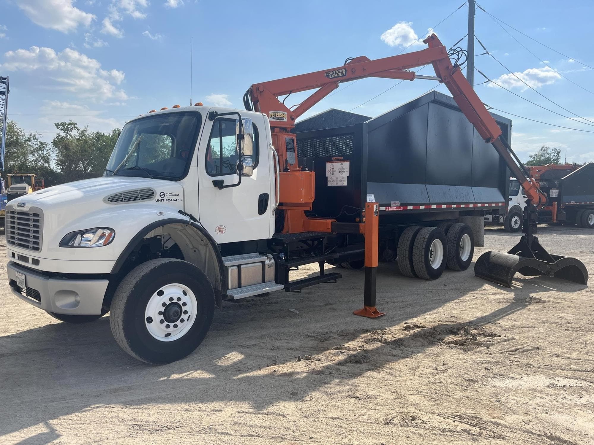 FREIGHTLINER BUSINESS CLASS M2 106 bQBLNoF.jpeg