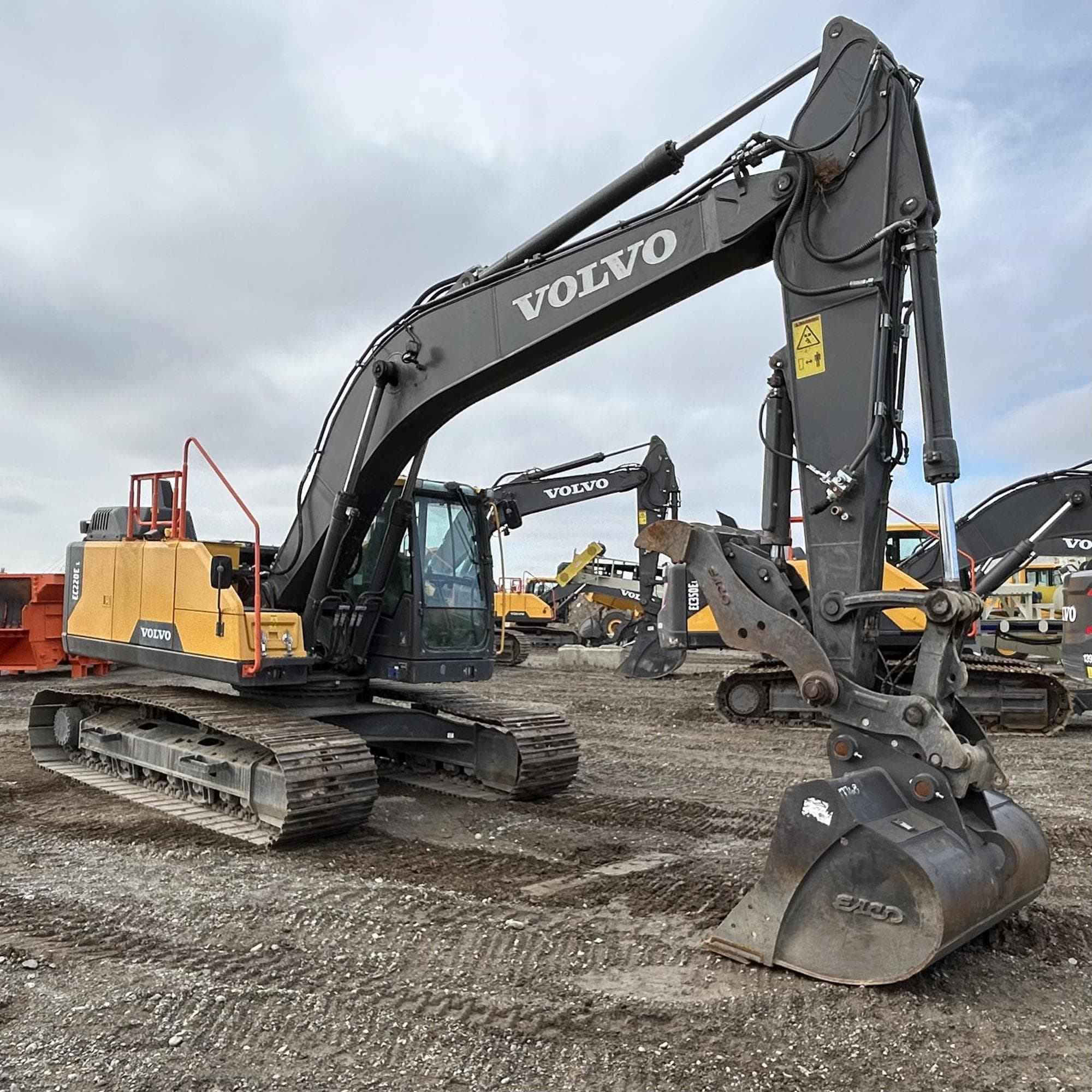 VOLVO EC220EL tJBSjiy.jpeg