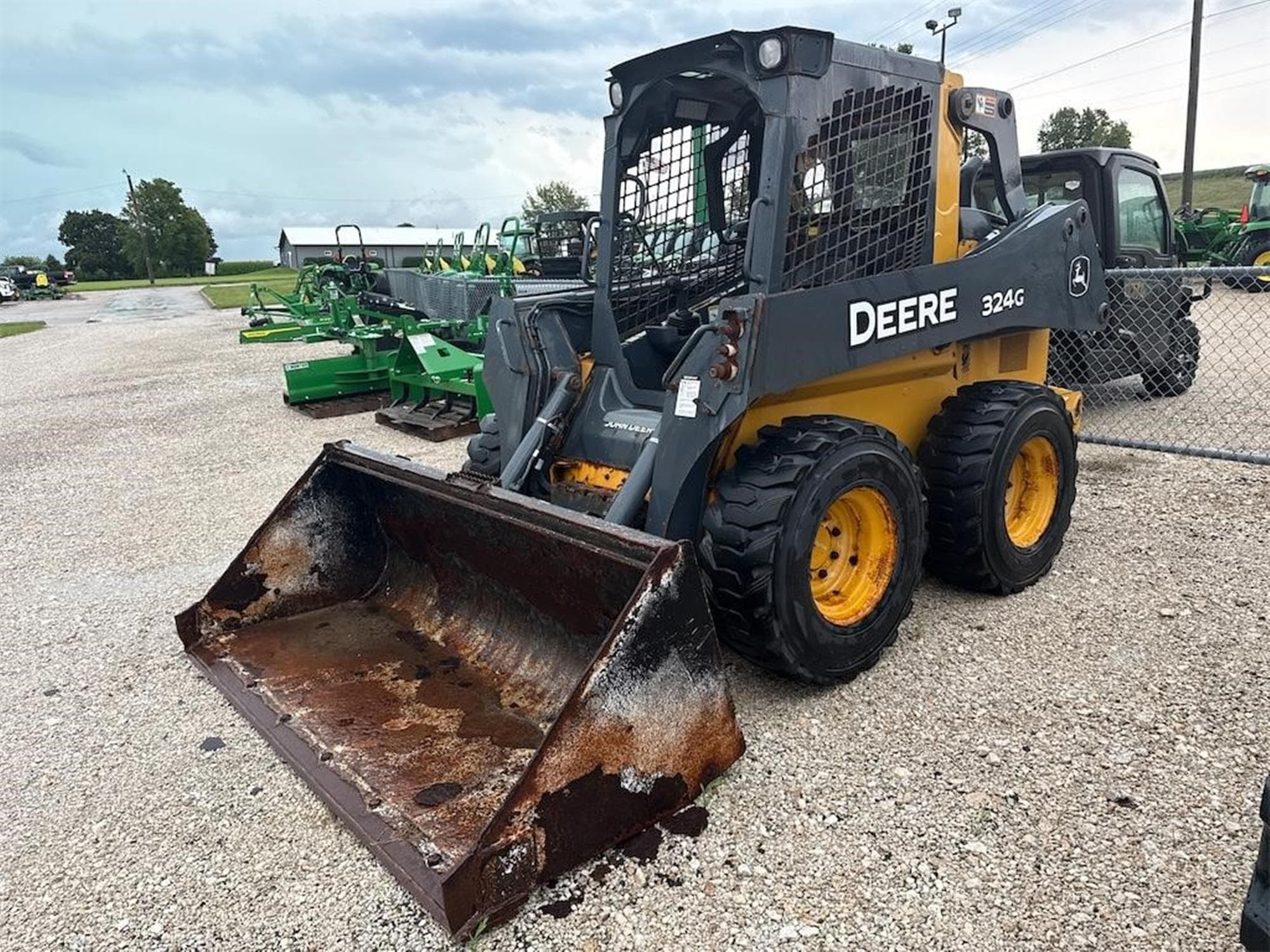 DEERE 324G kkOp%2f.jpeg