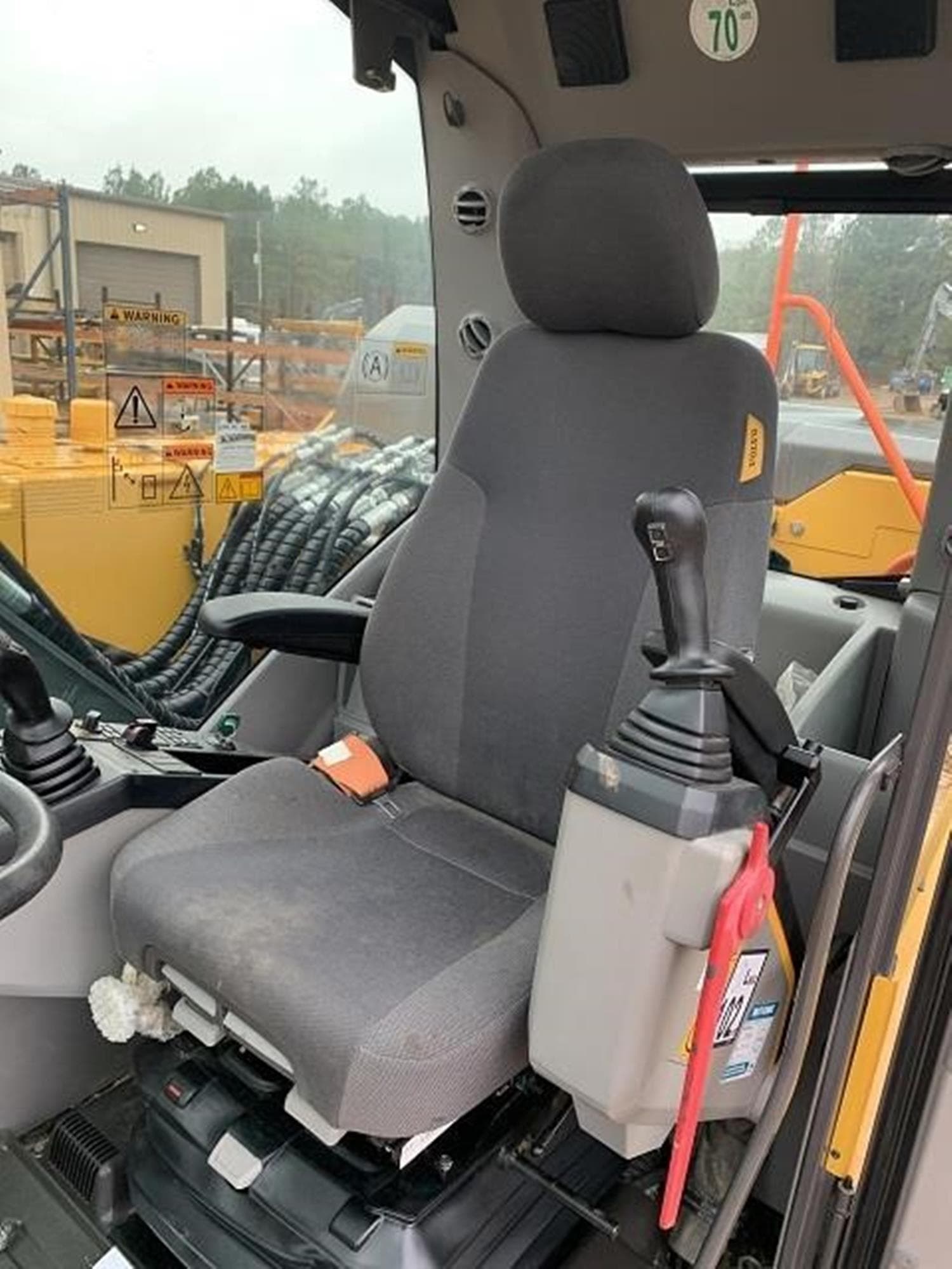 VOLVO EW180E OcrTTWz.jpeg