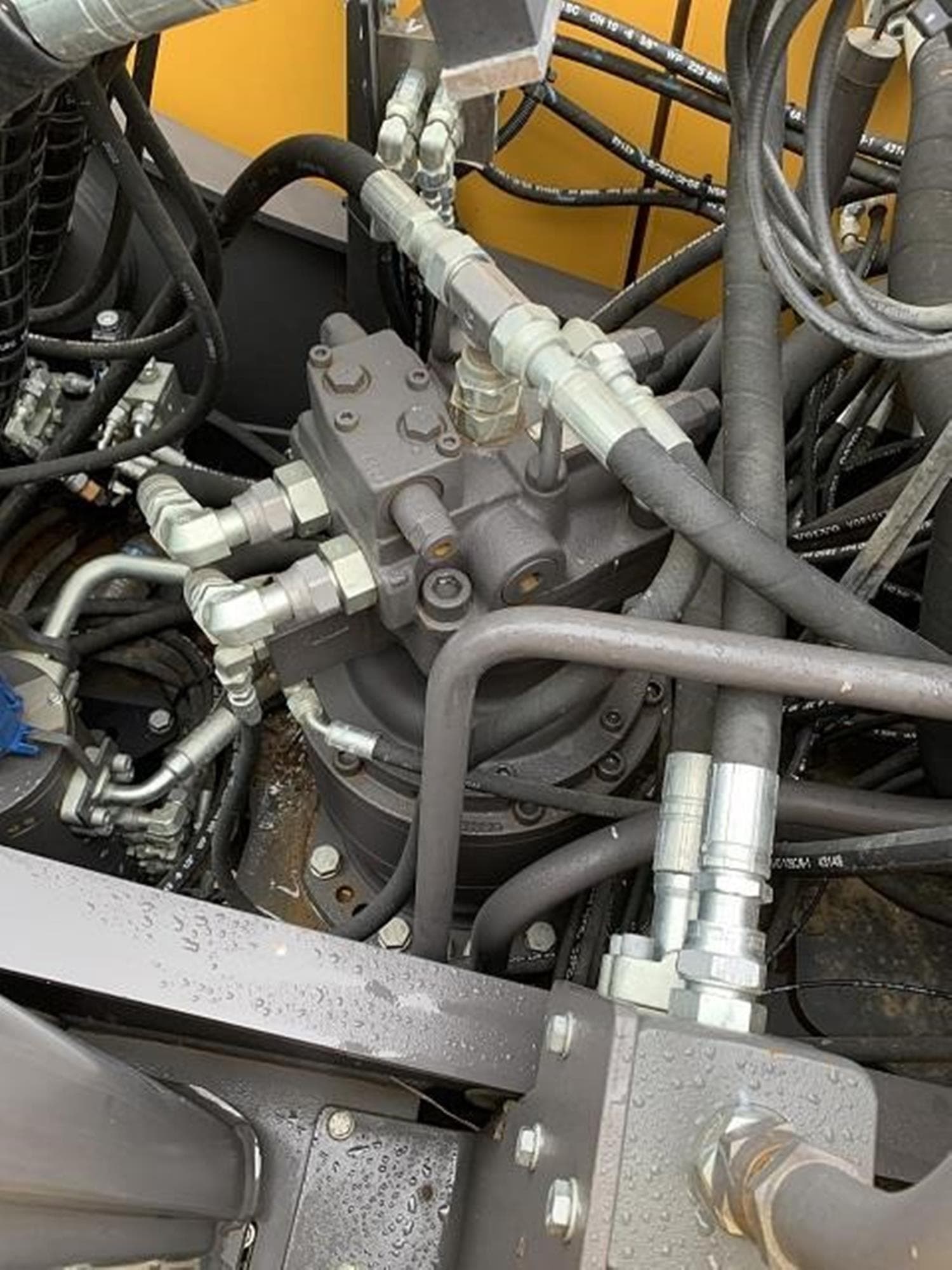 VOLVO EW180E RpCy8Uh.jpeg