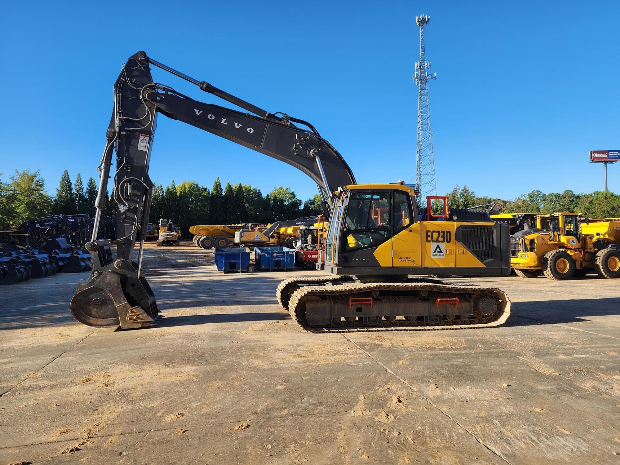 VOLVO EC230FL5 M98lOAH.jpeg