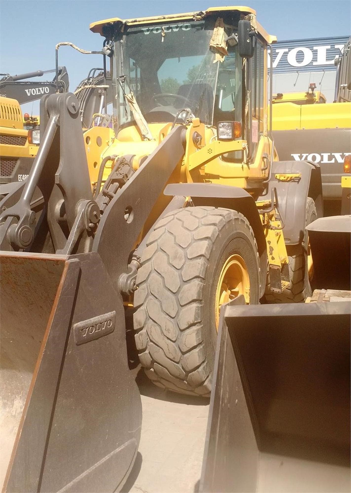 VOLVO L90G fxW7mVA.jpeg