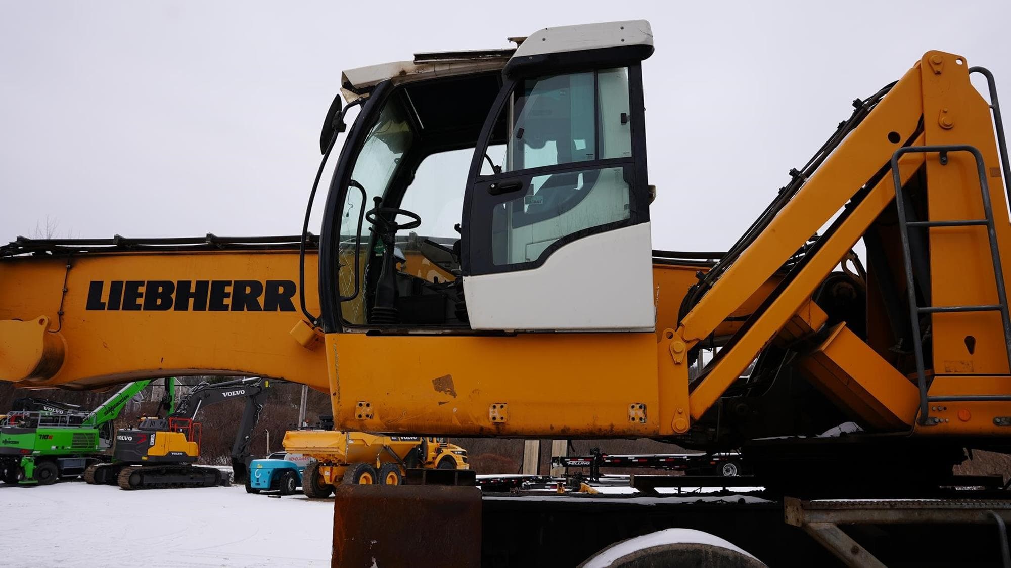 LIEBHERR LH60M PINlpSr.jpeg