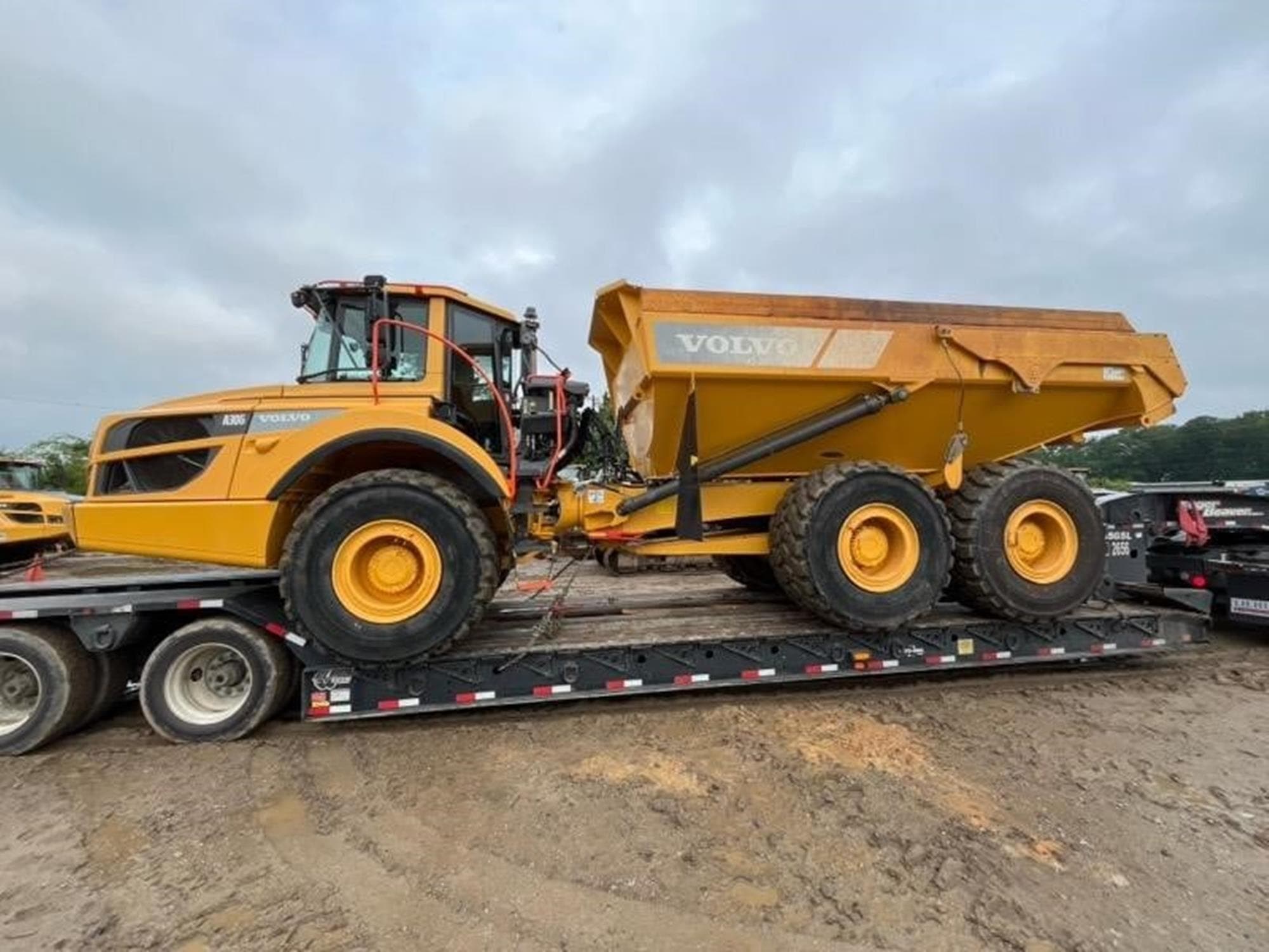 VOLVO A30G QJ52Gyd.jpeg