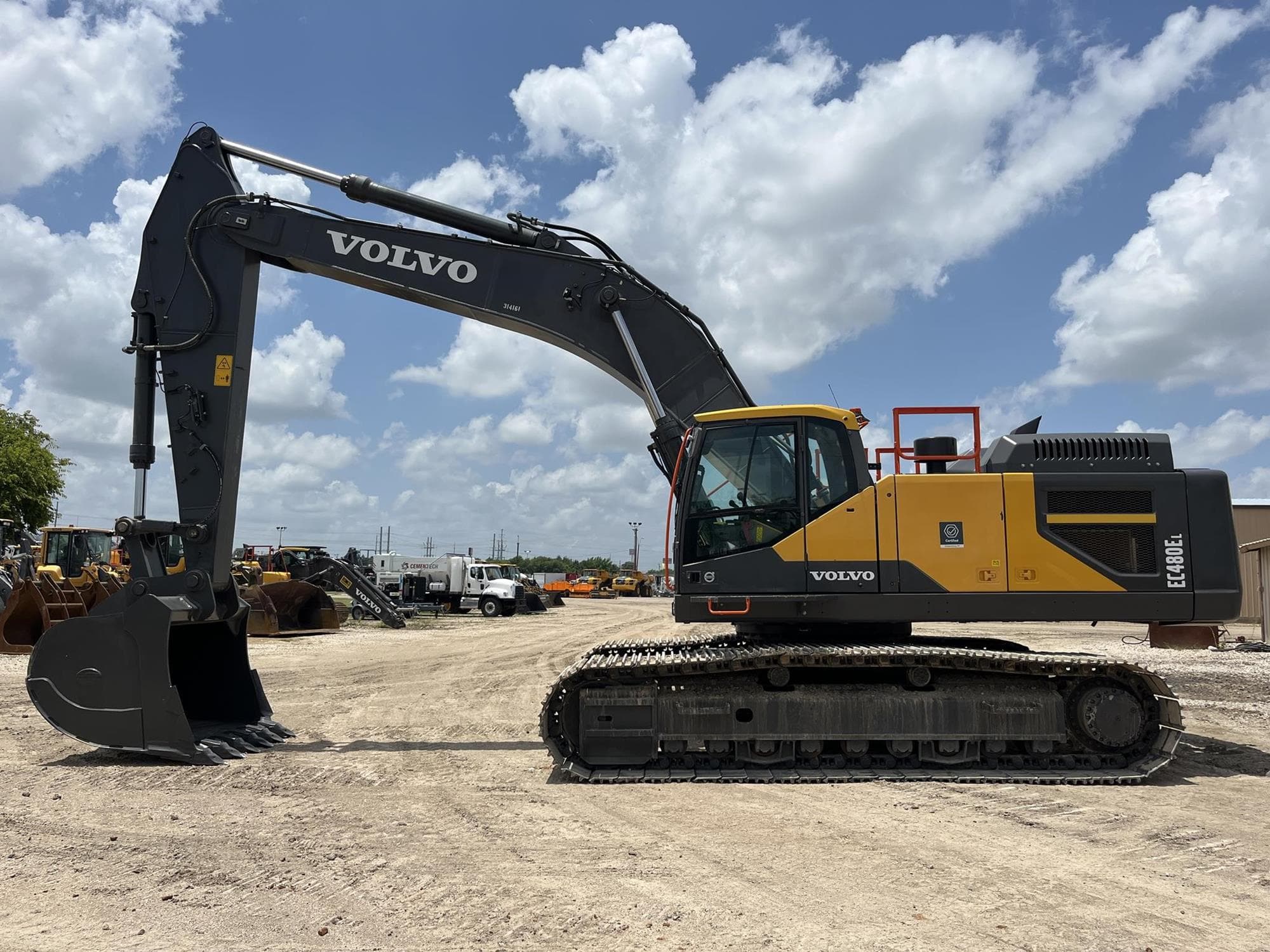 VOLVO EC480EL PxUrtDc.jpeg