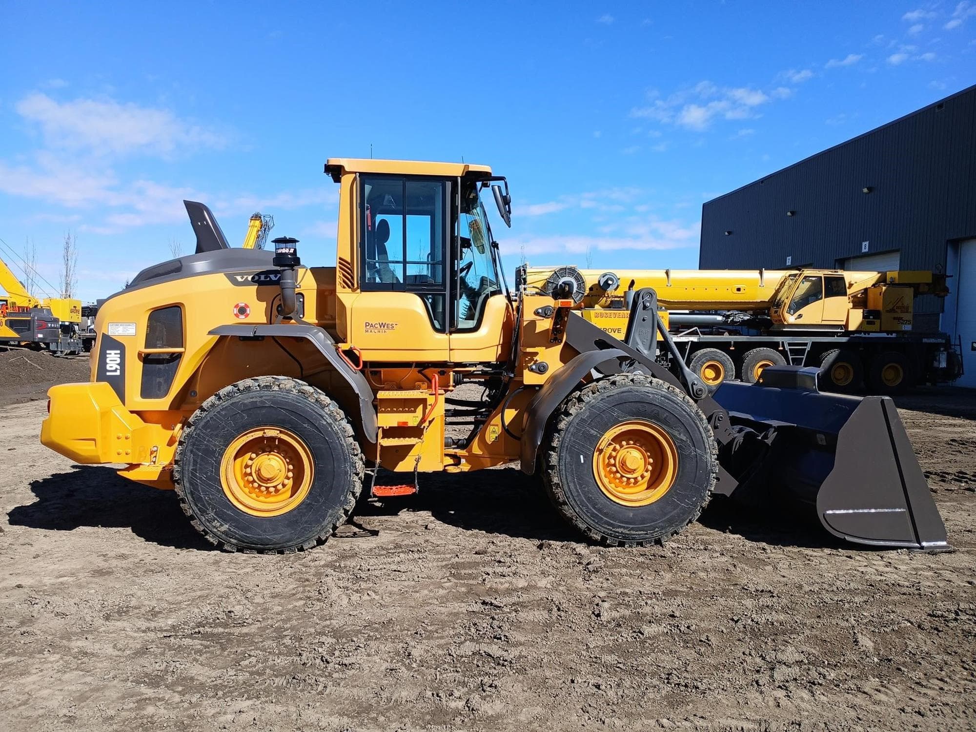 VOLVO L90H fqzfwS7.jpeg