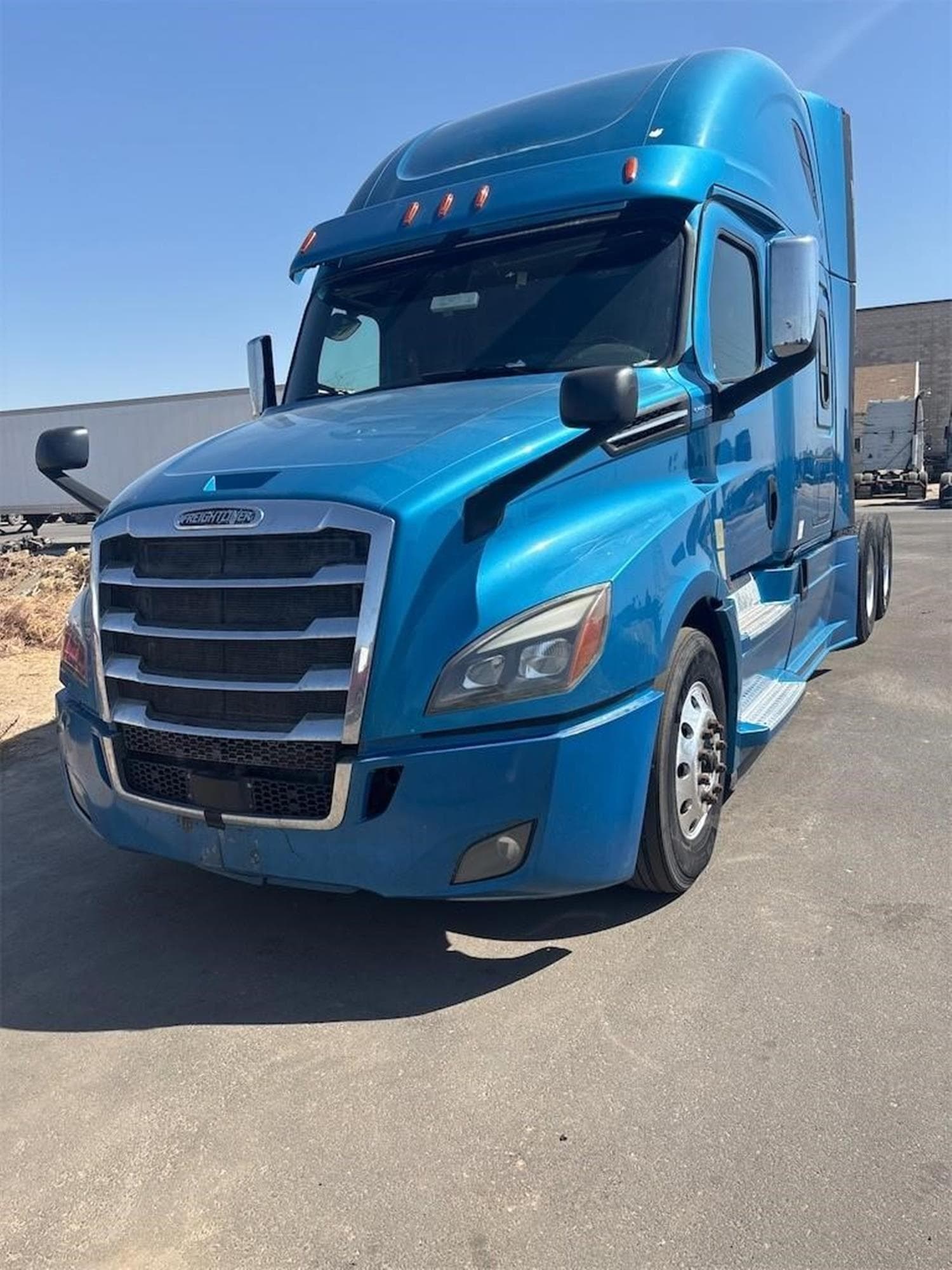 FREIGHTLINER CASCADIA 126 qp8KEaj.jpeg