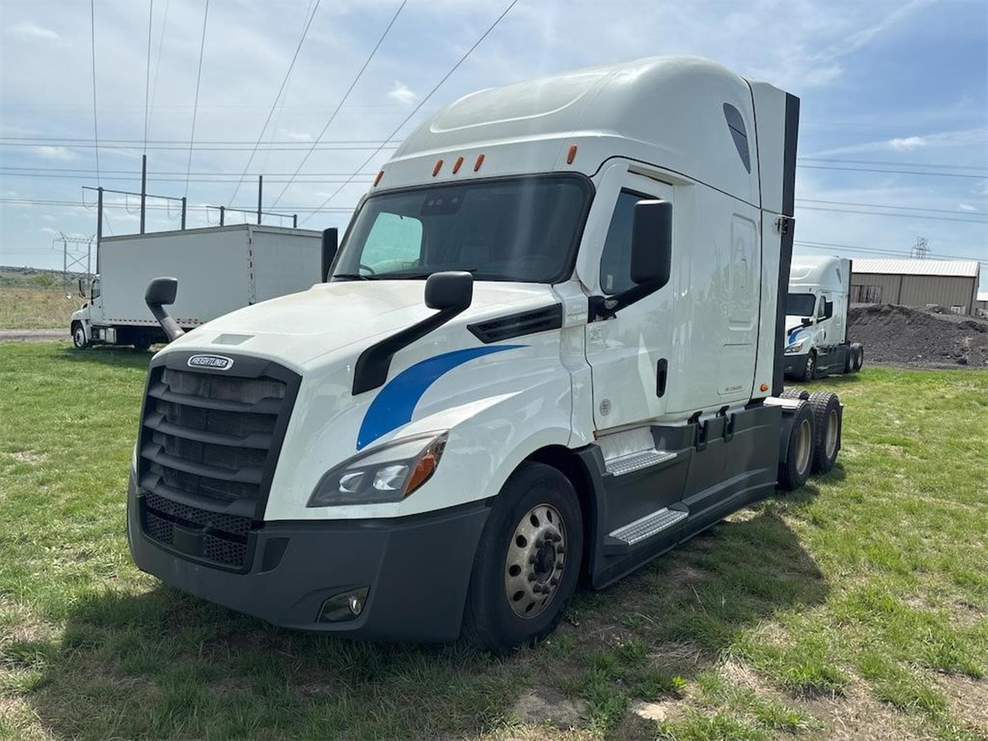 FREIGHTLINER CASCADIA 126 %2fVaV8.jpeg