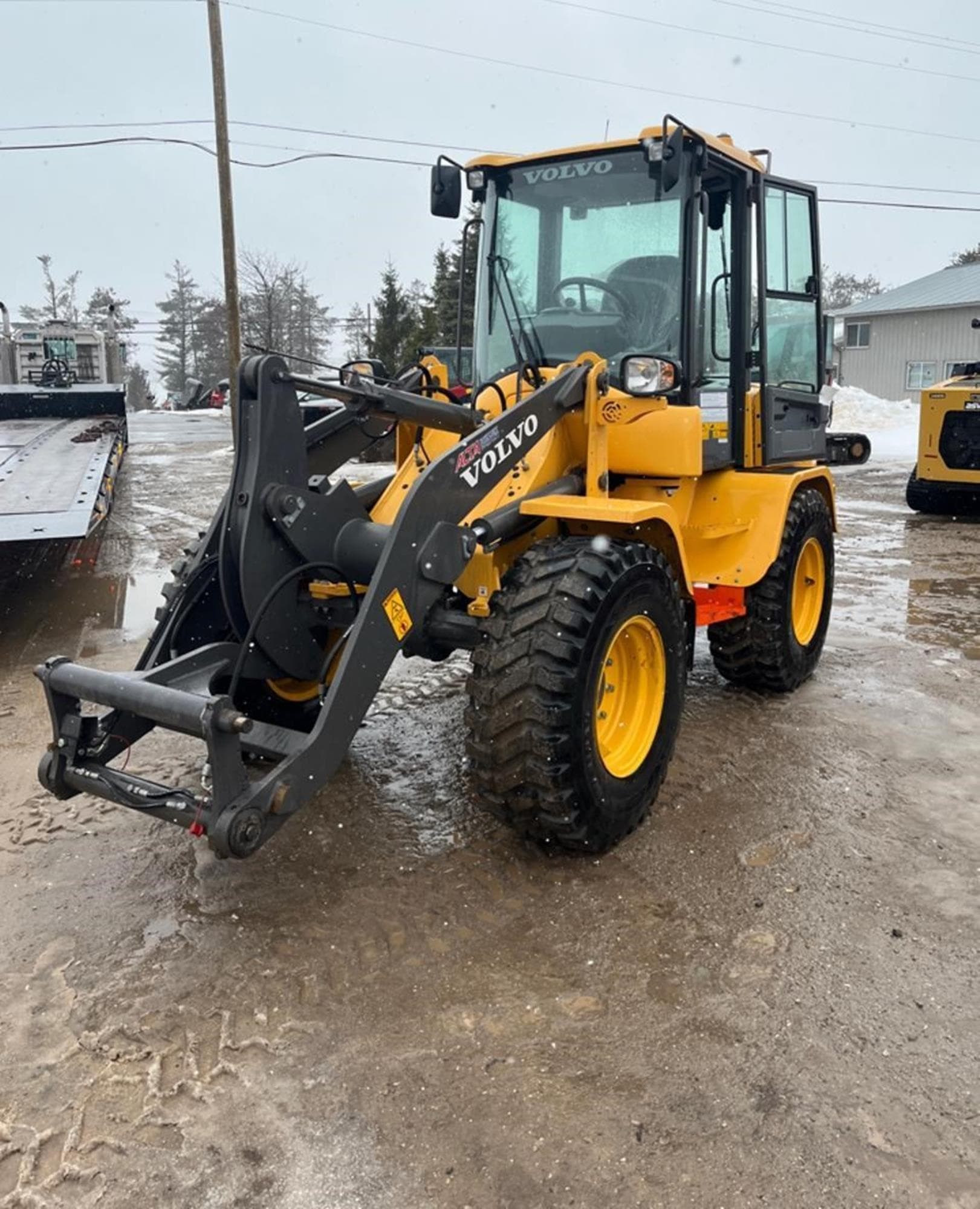 VOLVO L35G f19R9SK.jpeg