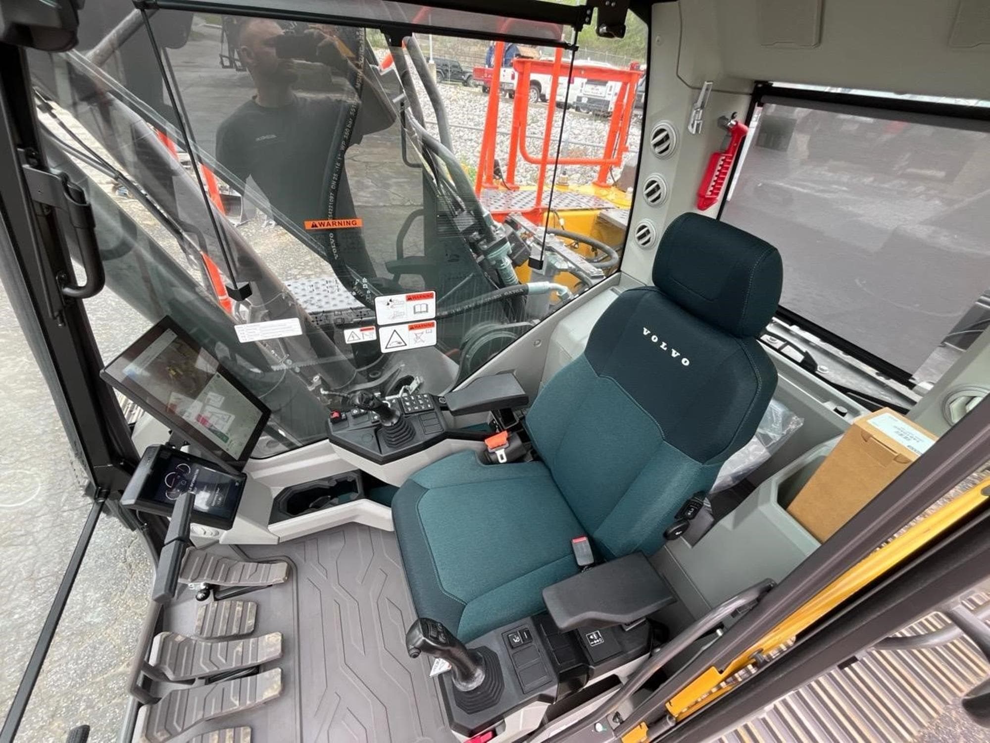 VOLVO EC230FL5 ljYAd8y.jpeg