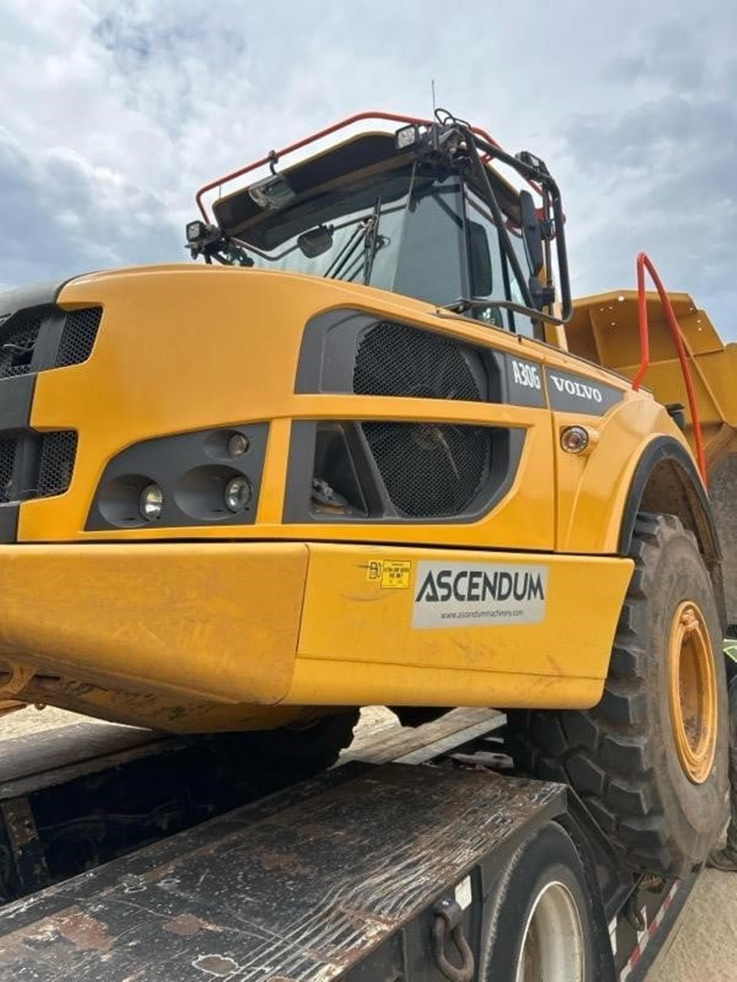 VOLVO A30G 9ORrlZC.jpeg