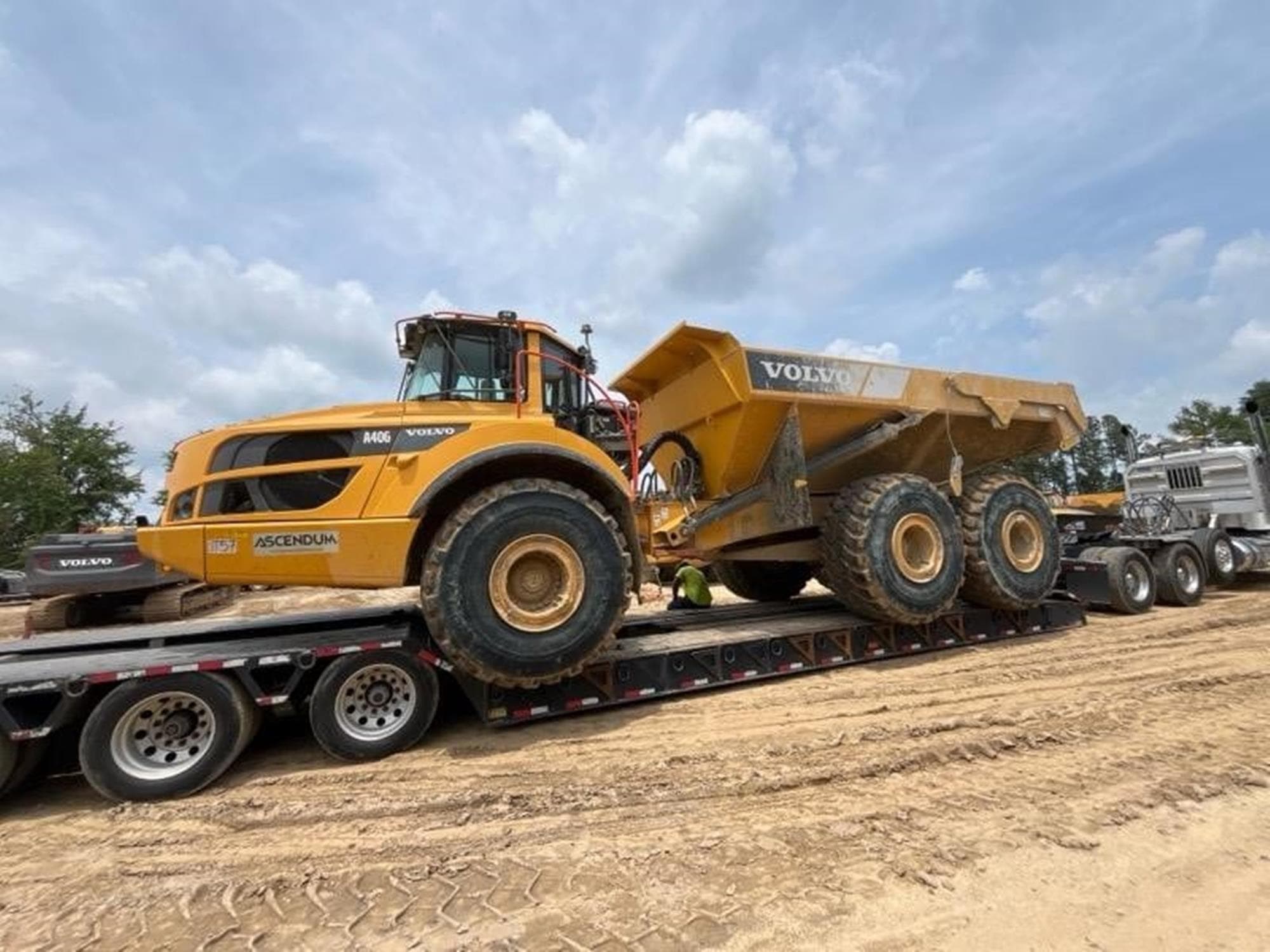 VOLVO A40G 3u3ppM6.jpeg