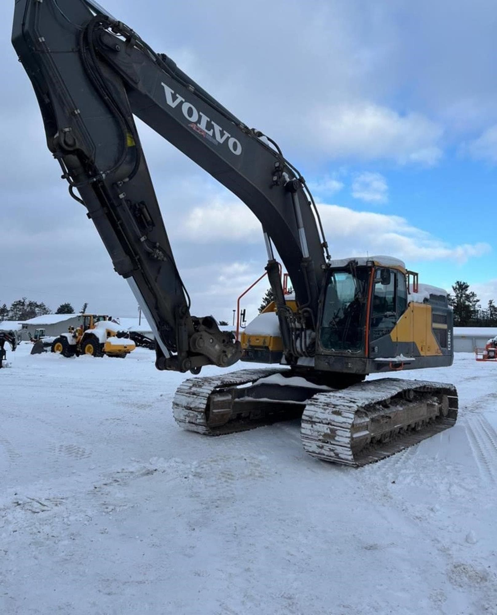 VOLVO EC380EL xfvNixe.jpeg