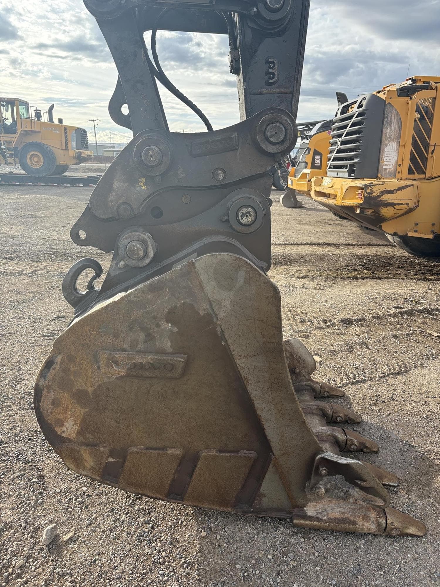 VOLVO ECR235EL 3tJCyJc.jpeg