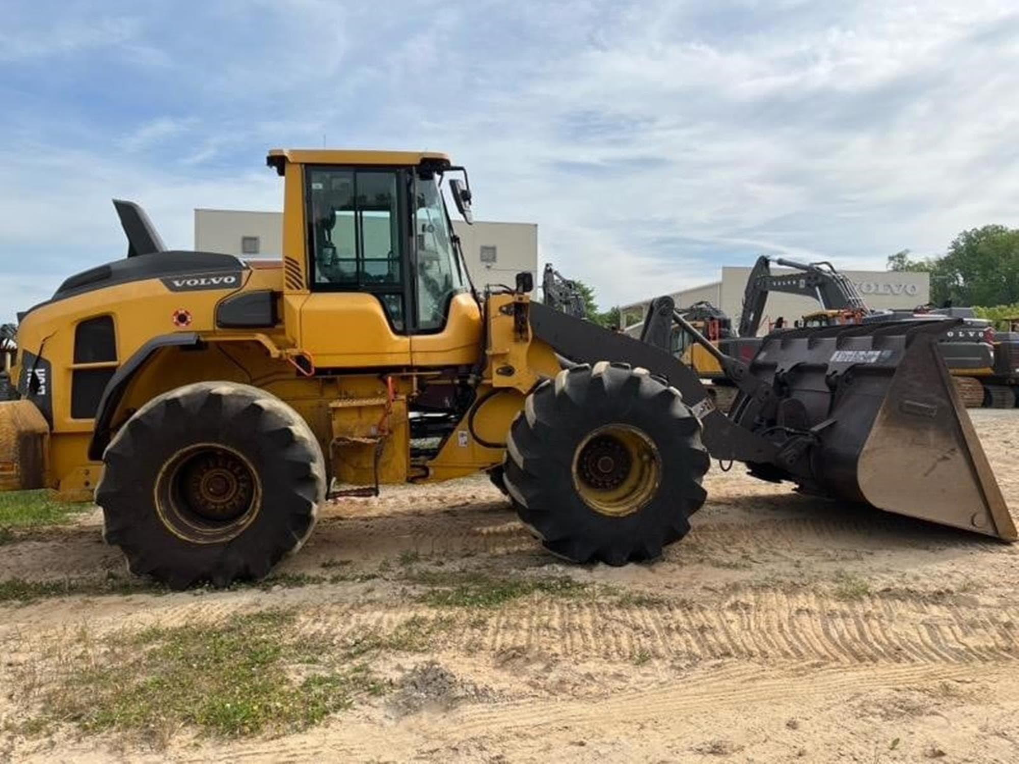 VOLVO L70H bnGINlN.jpeg
