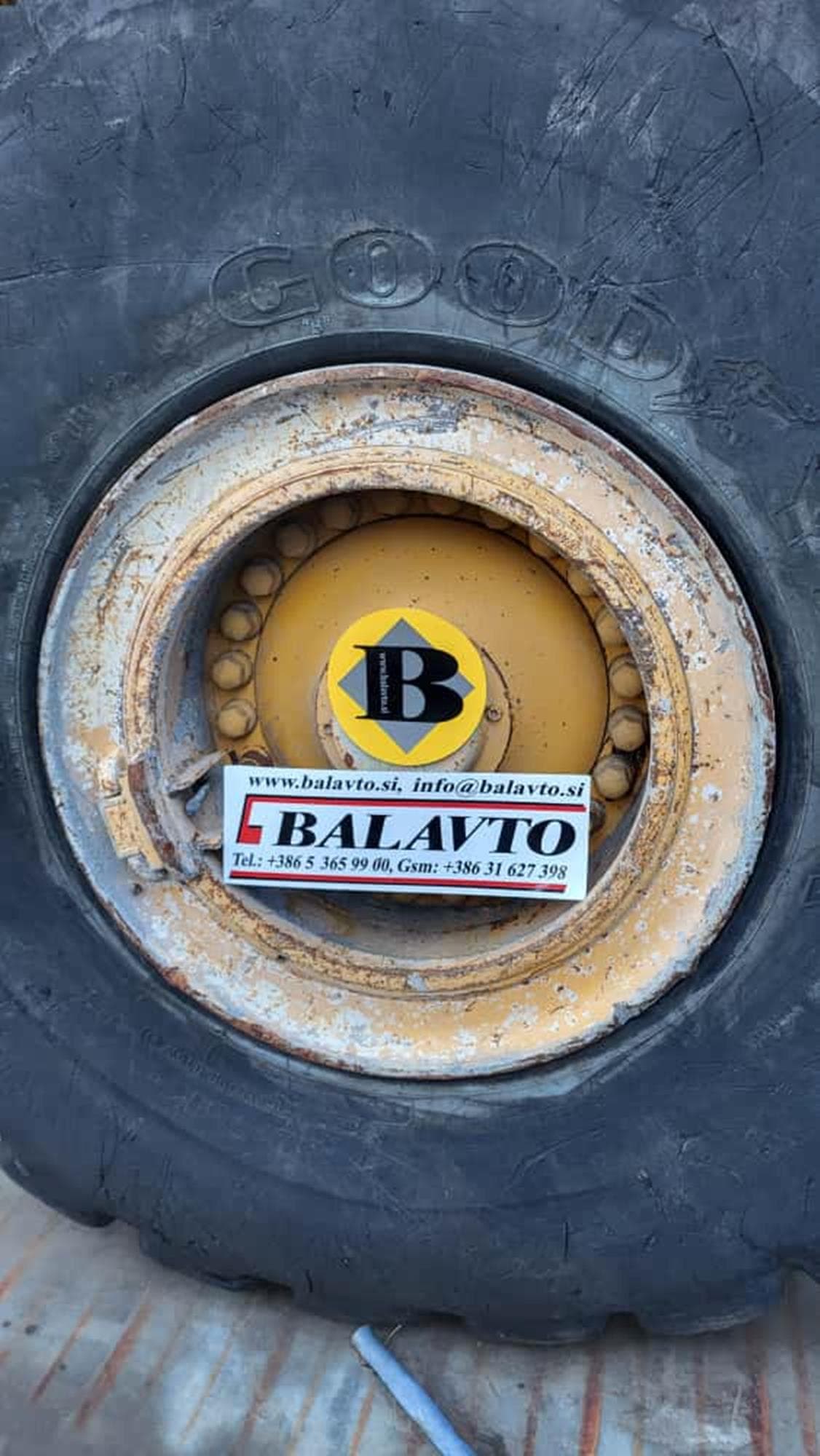 Volvo_wheel_15186069_Balavto_1.jpg