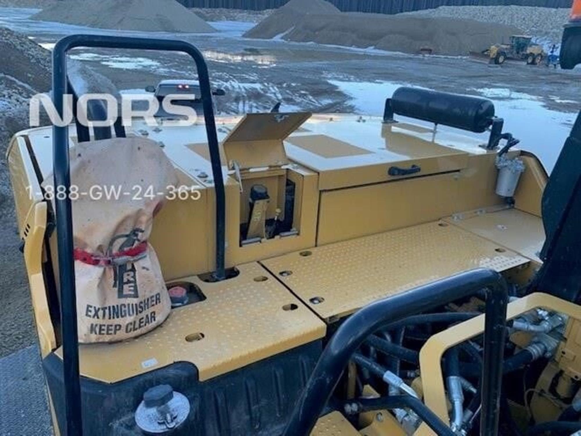 CATERPILLAR 320 xhic45d.jpeg