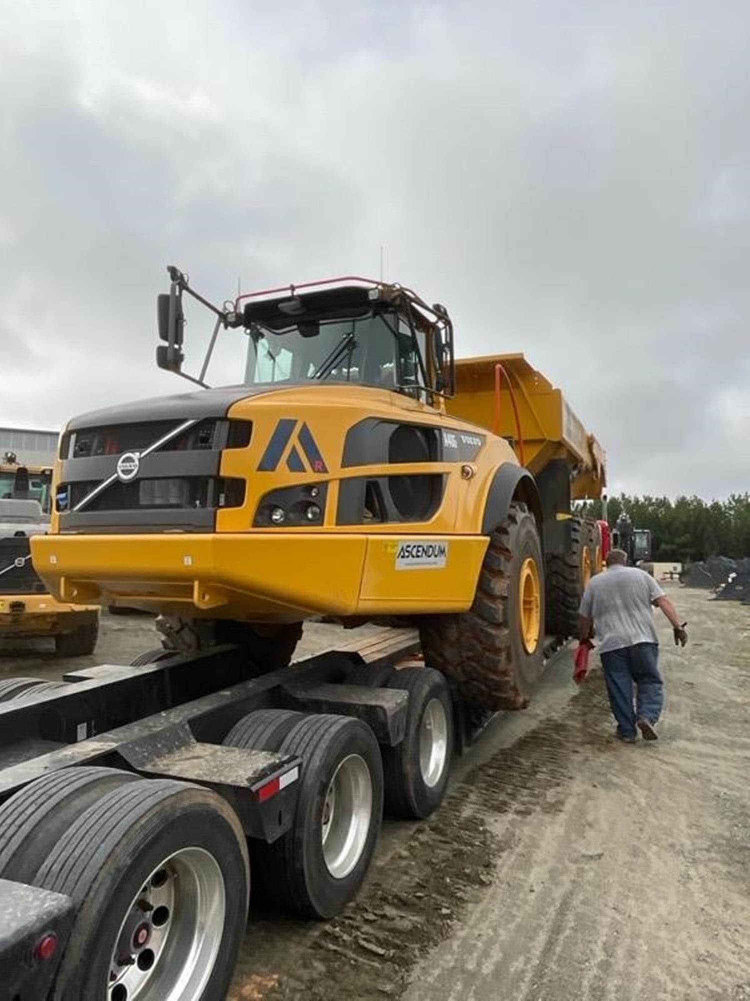 VOLVO A40G gqBbUeU.jpeg