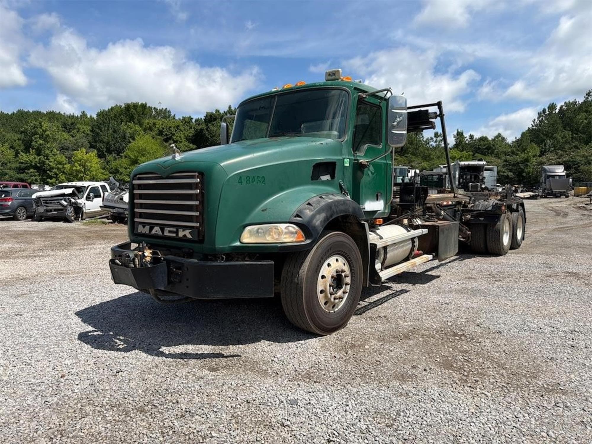 MACK GRANITE GU813 MBwQ1iA.jpeg