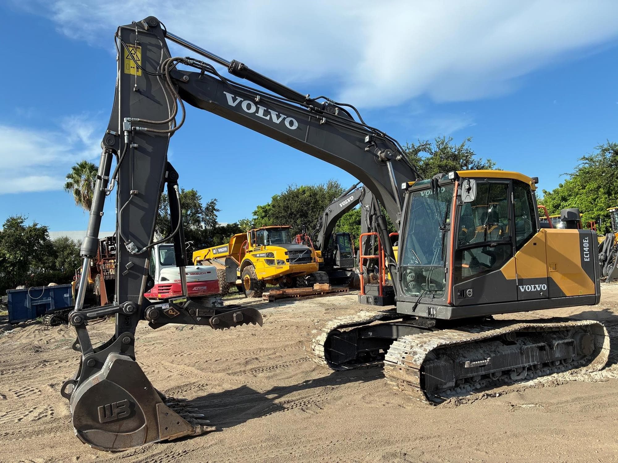 VOLVO EC140EL 2fXj9xU.jpeg