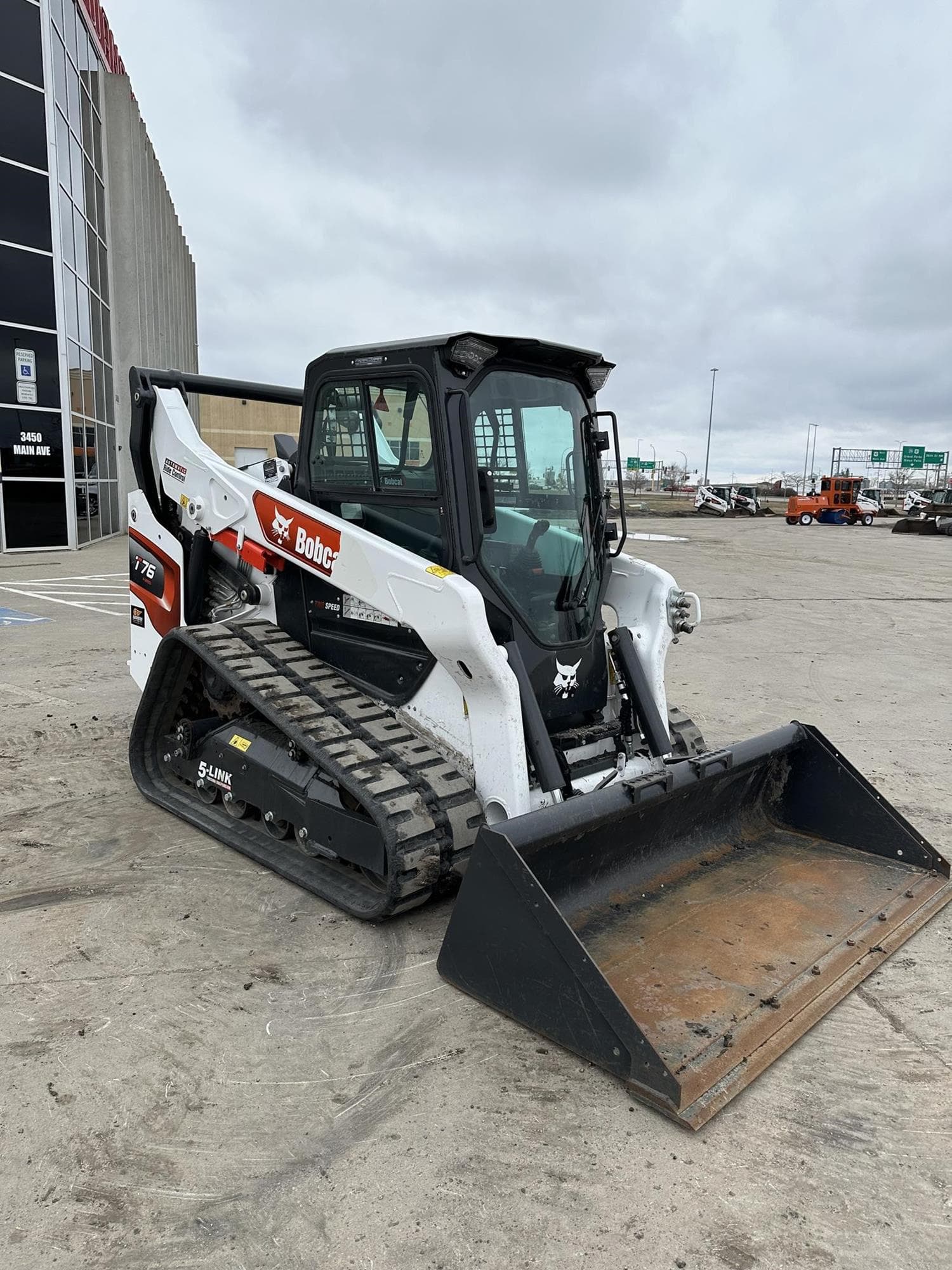 BOBCAT T76 iHszHRs.jpeg