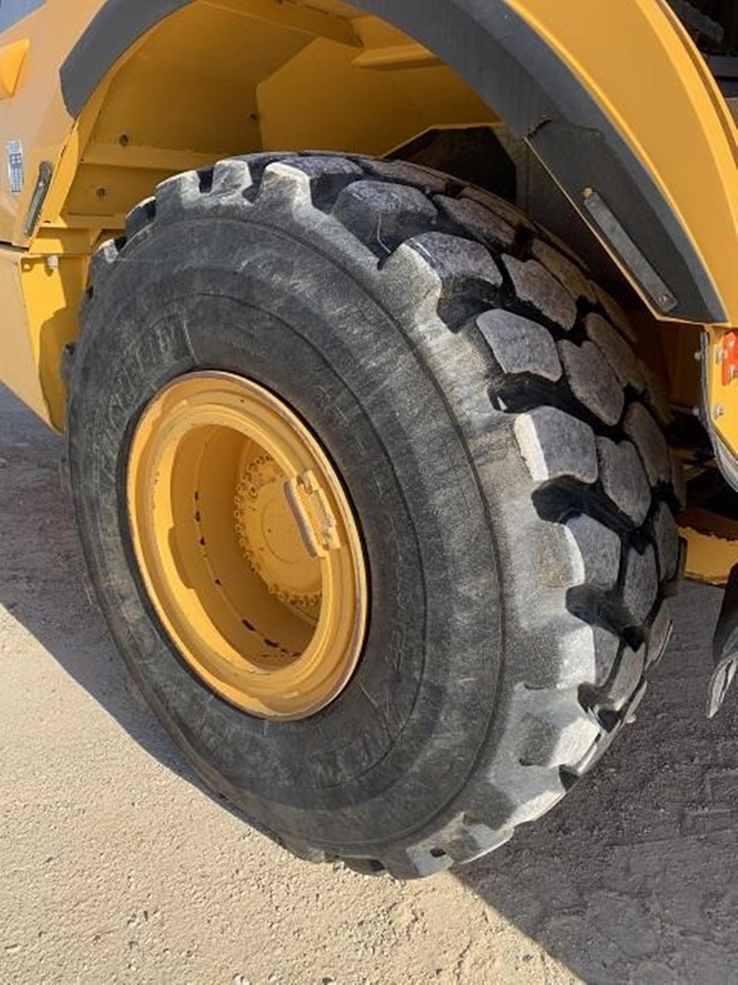 VOLVO A25G bqn3%2b.jpeg