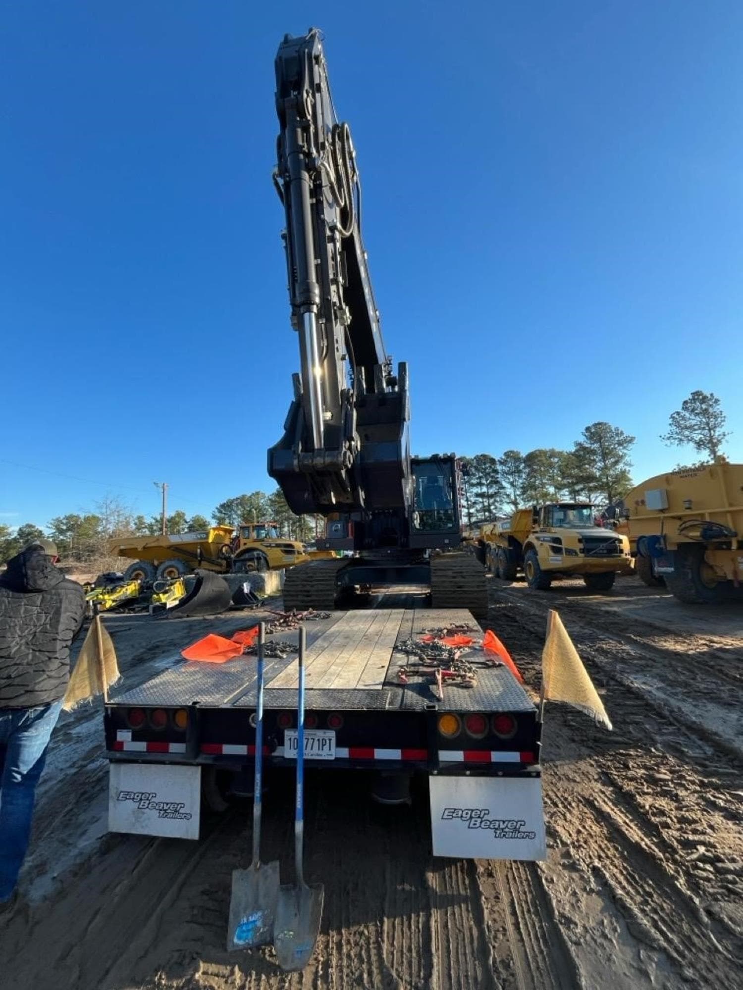 VOLVO EC370 htlxLlb.jpeg