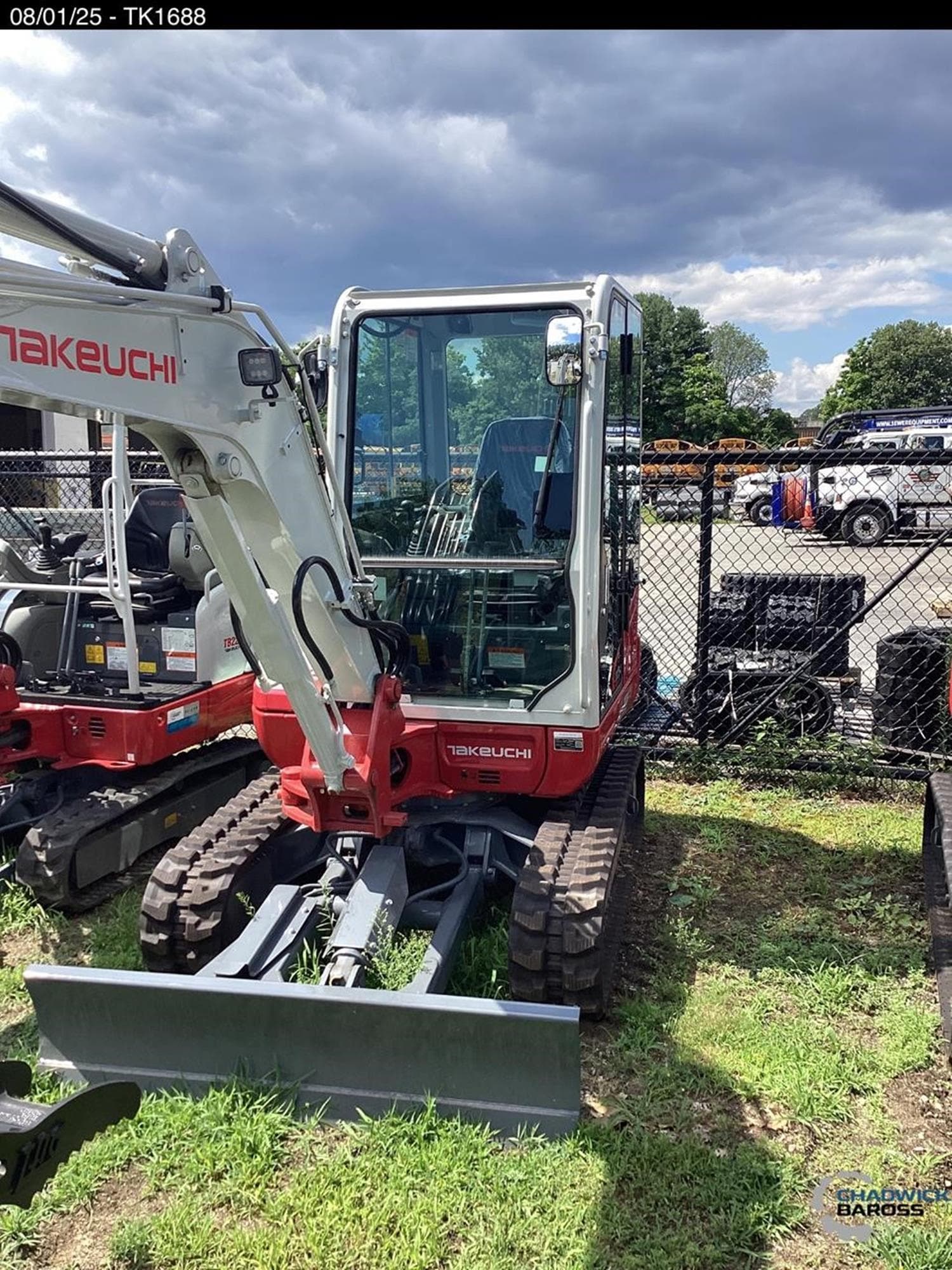 TAKEUCHI TB235-2 EVTCFa3.jpeg