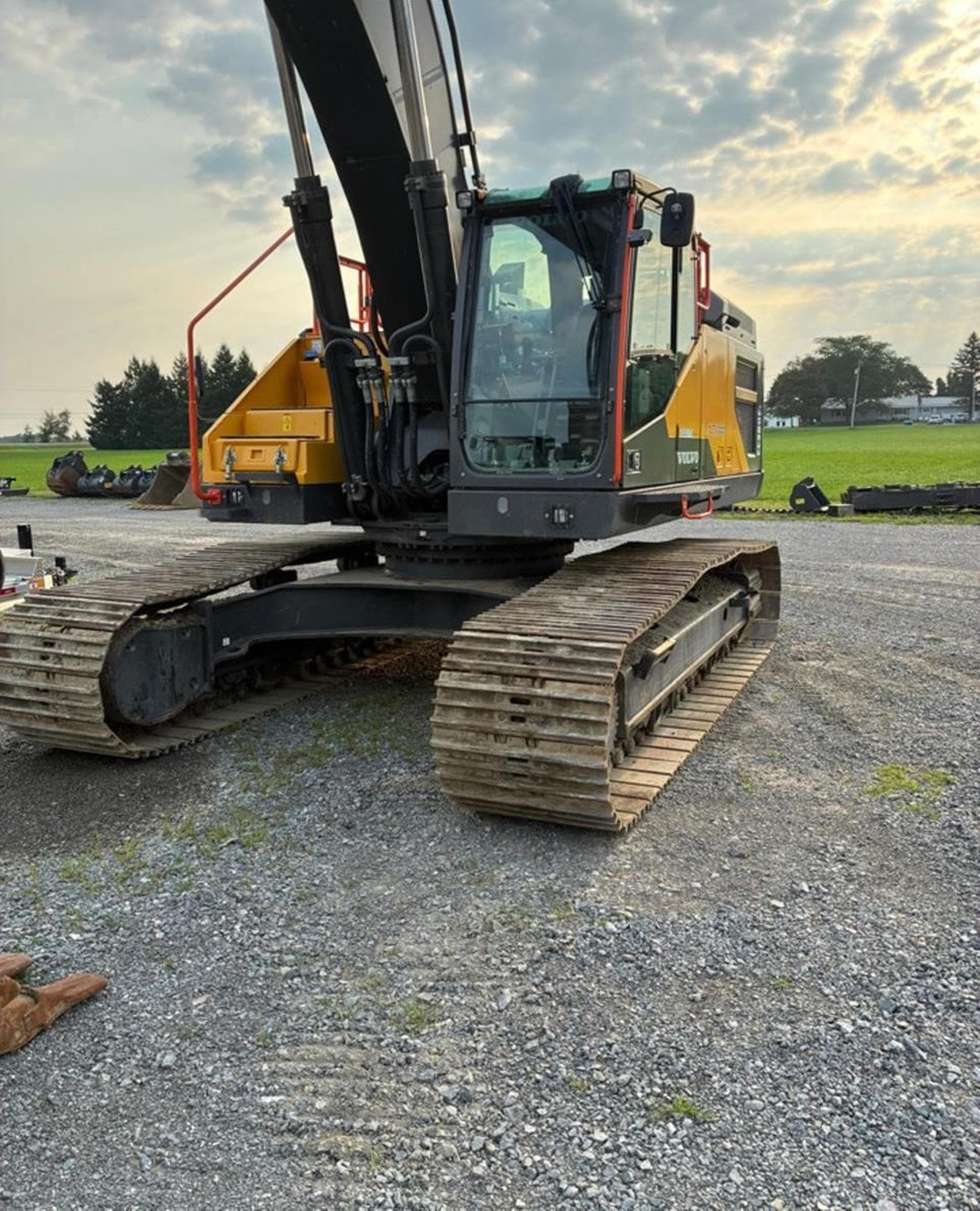 VOLVO EC380EL UoyAnsn.jpeg