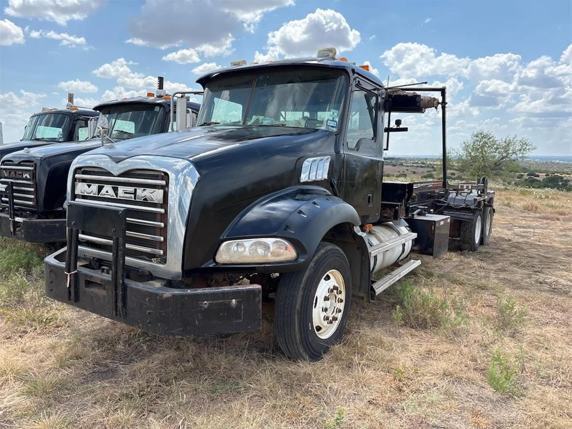 MACK GRANITE GU713 xkvfGNx.jpeg