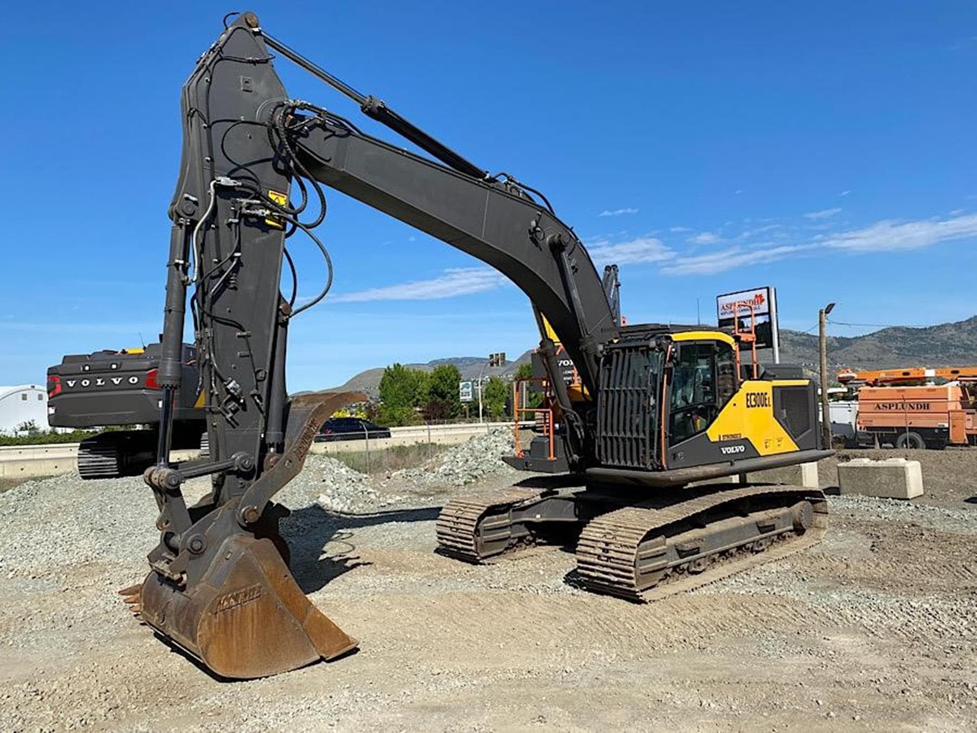 VOLVO EC300EL U0%2fie.jpeg