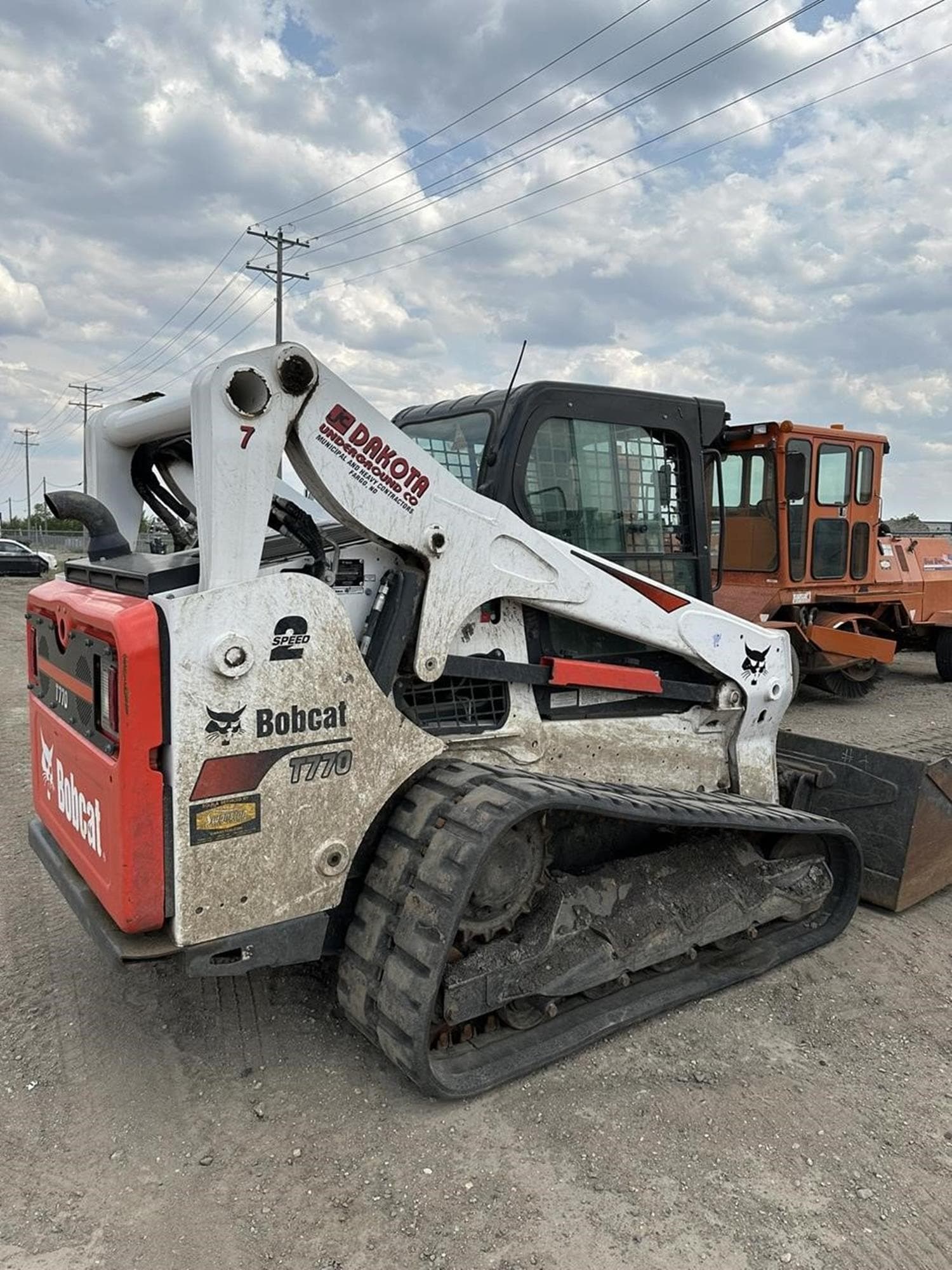 BOBCAT T770 GQm1Jww.jpeg