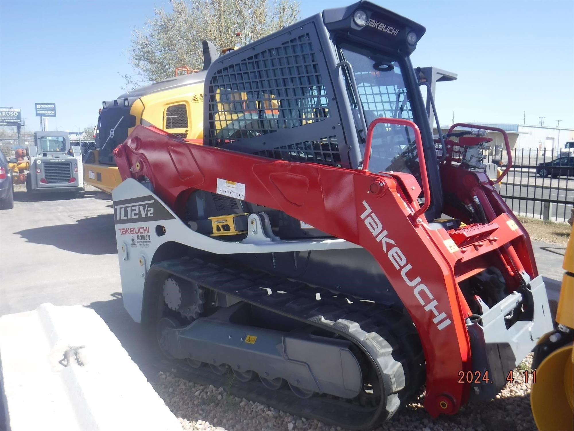 TAKEUCHI TL12V2 CcTC5jO.jpeg